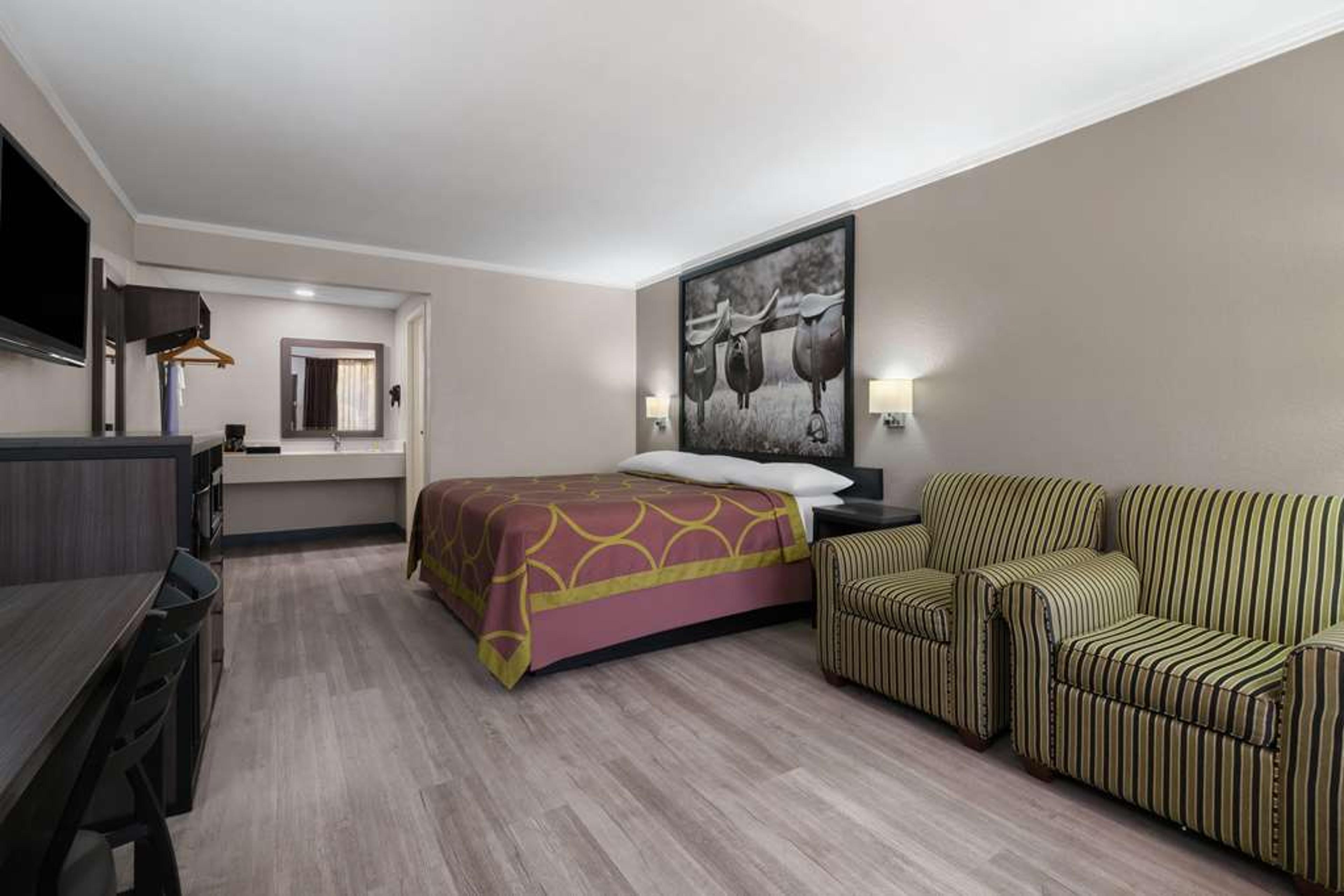 SUPER 8 BY WYNDHAM LONGVIEW/NORTH