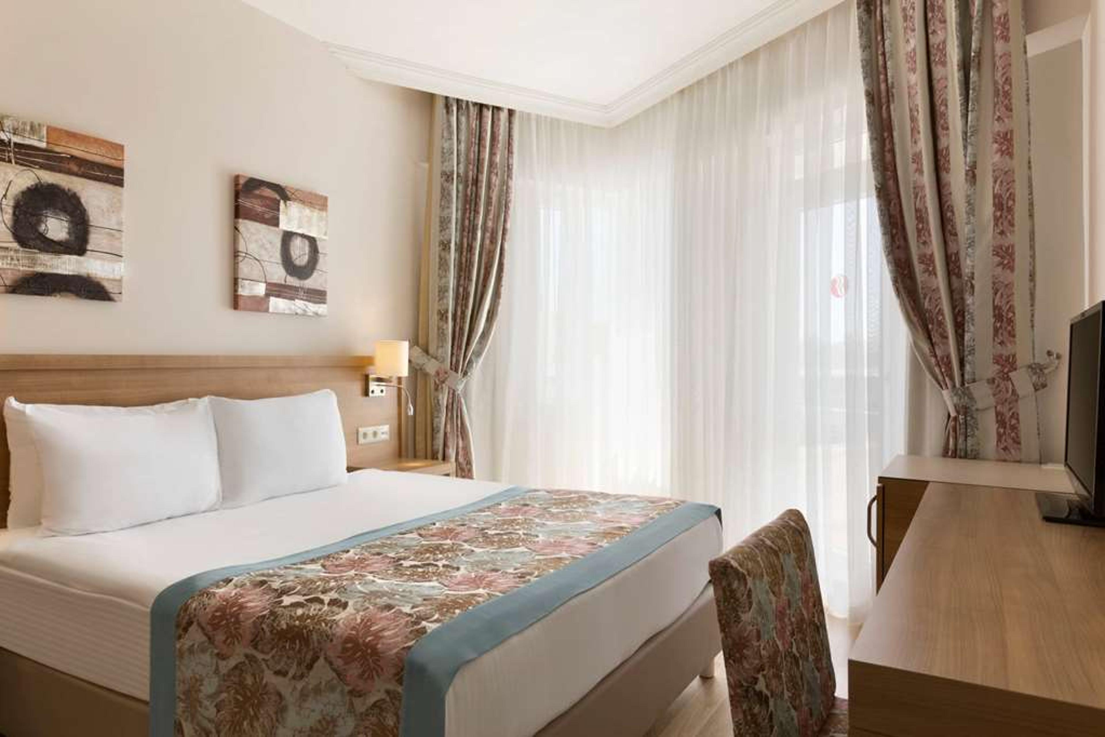 RAMADA RESORT BY WYNDHAM LARA