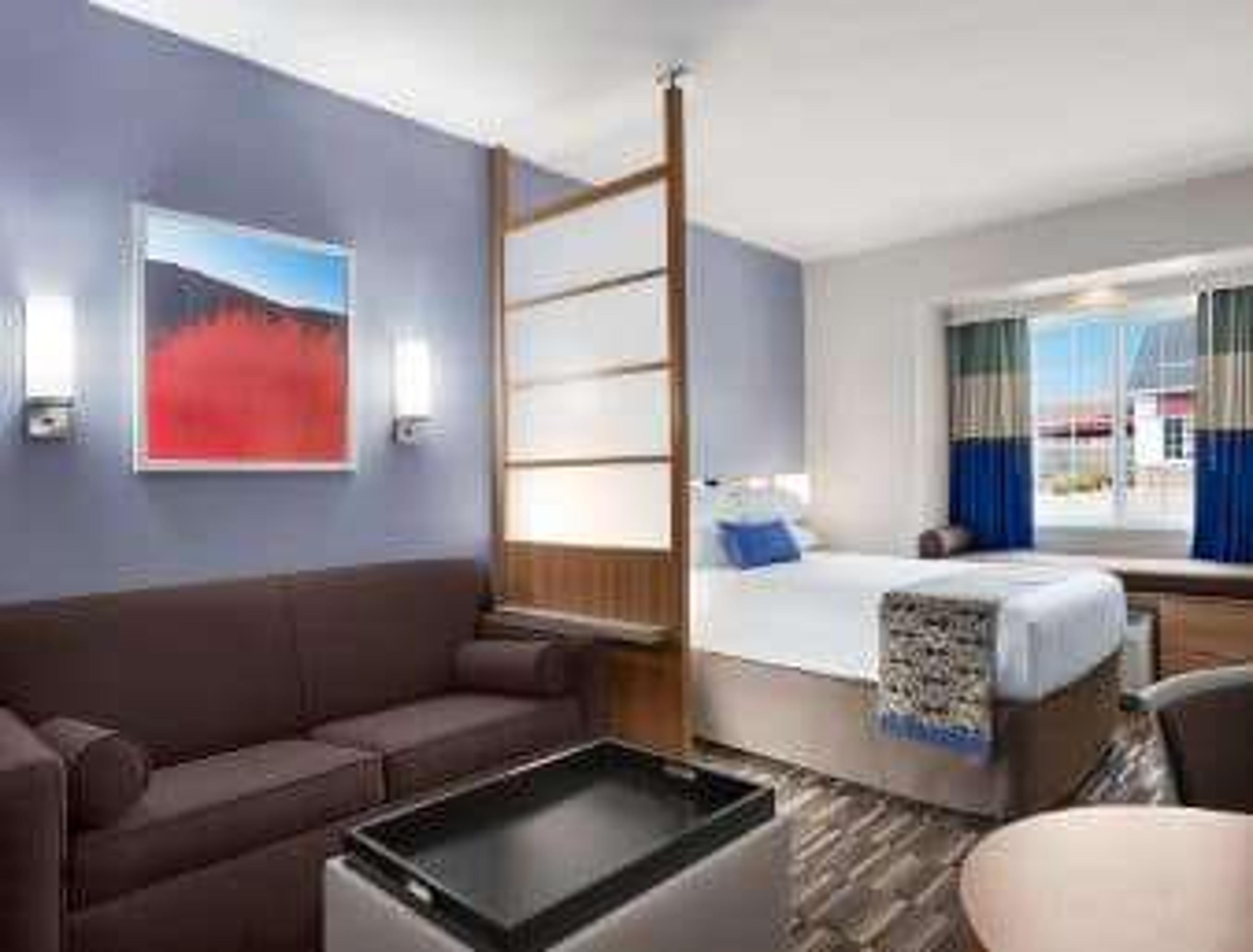 MICROTEL INN & SUITES BY WYNDHAM LY