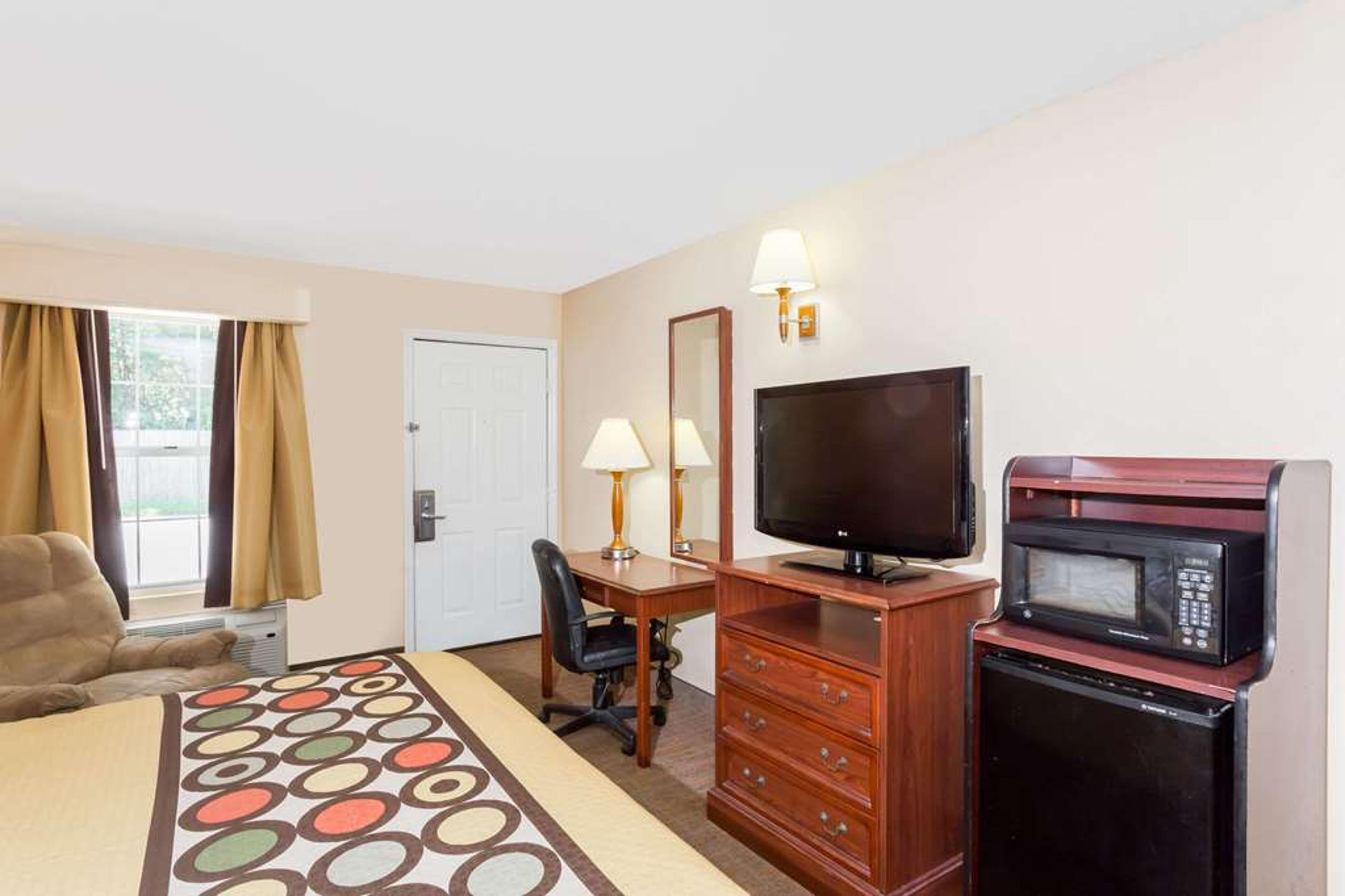 SUPER 8 BY WYNDHAM STATESBORO