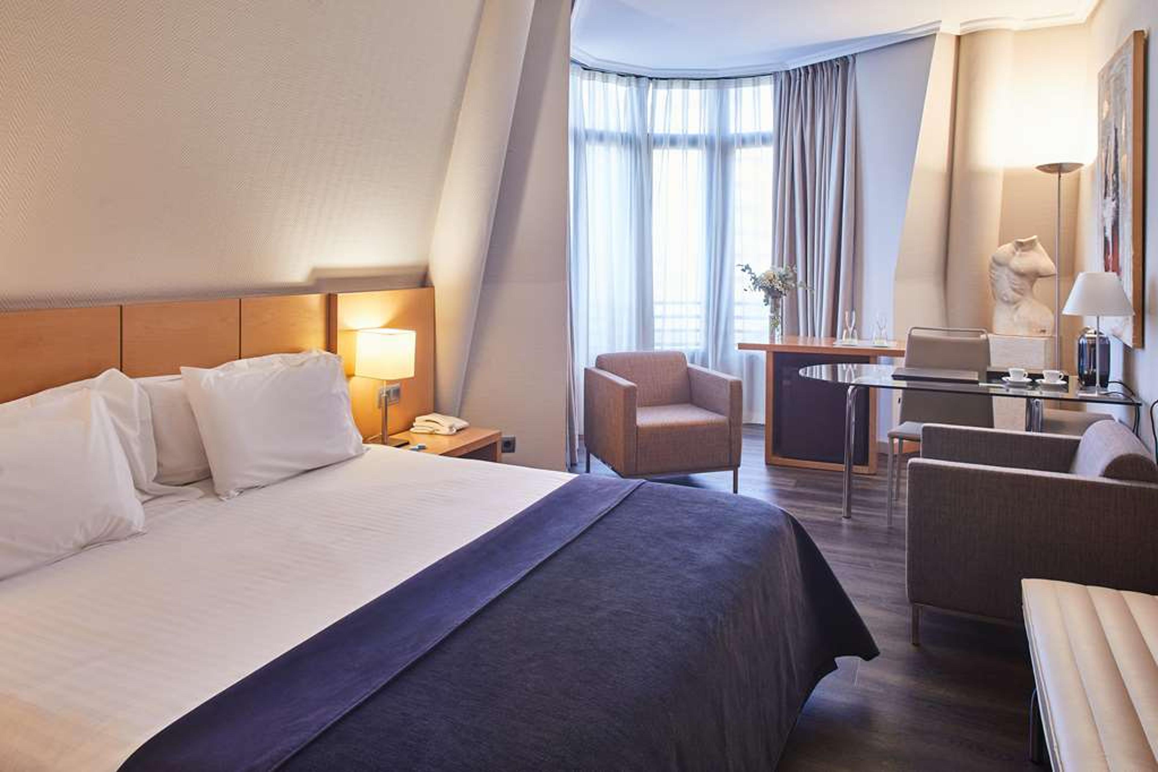 Silken Ciudad De Vitoria Hotel