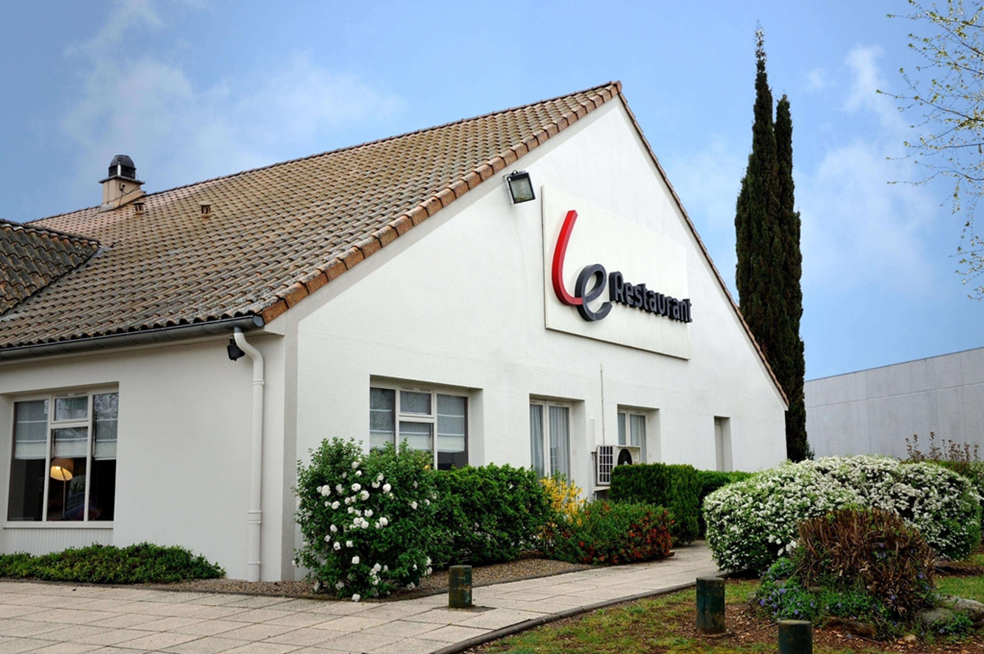 CAMPANILE LYON EST - AROPORT ST EX