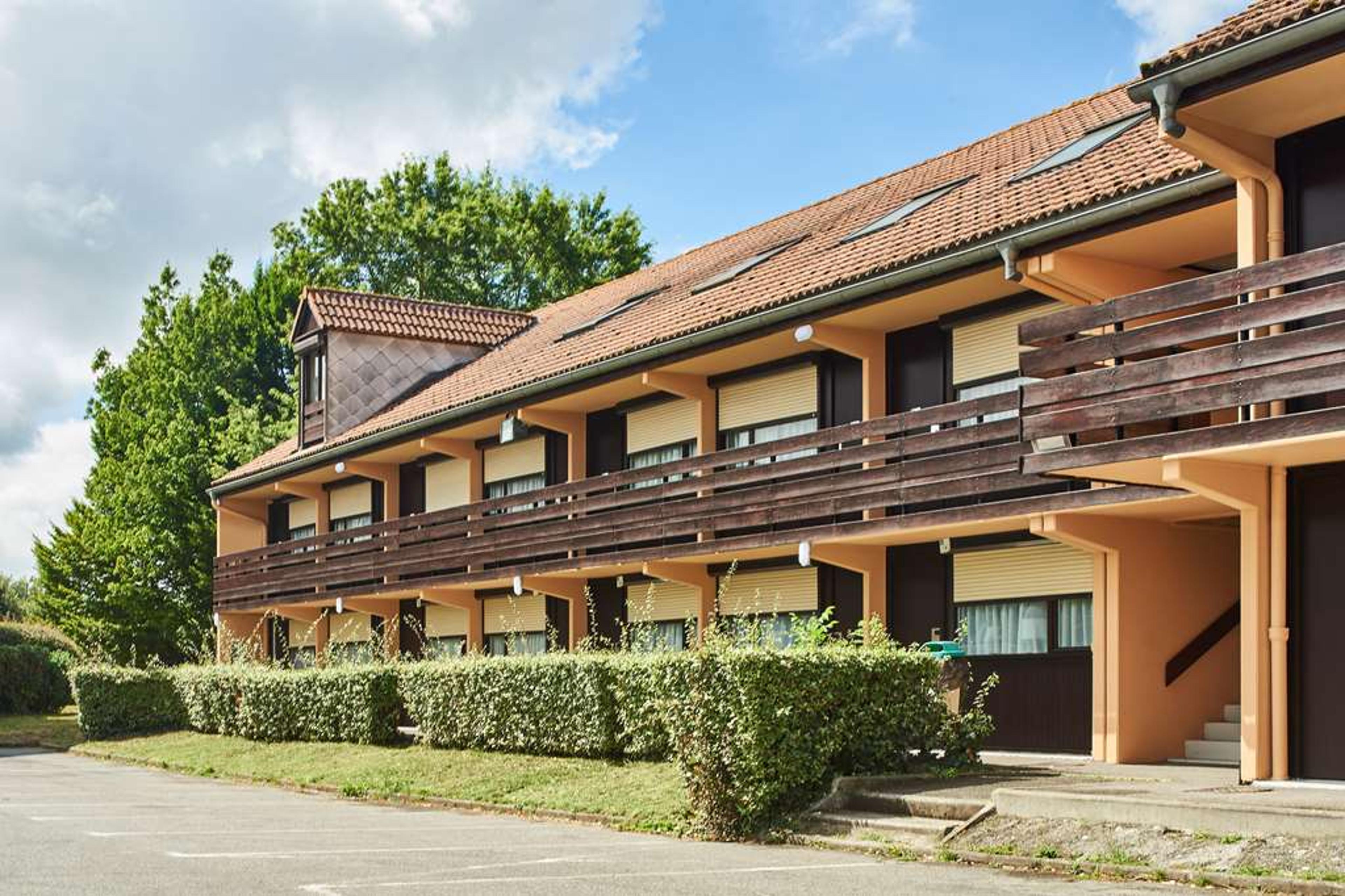 KYRIAD TARBES - BASTILLAC
