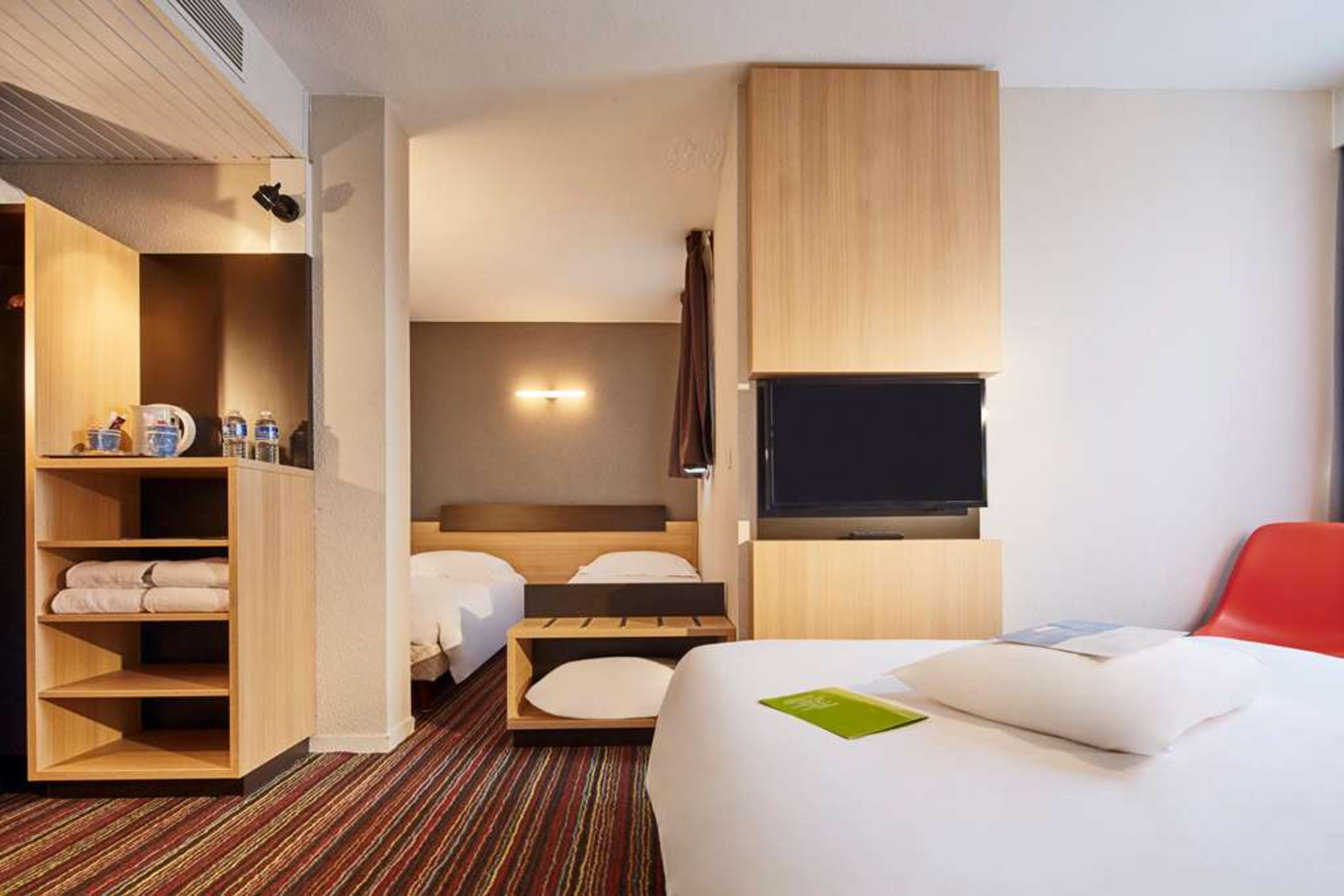 KYRIAD TOURS SUD - CHAMBRAY LES TOU