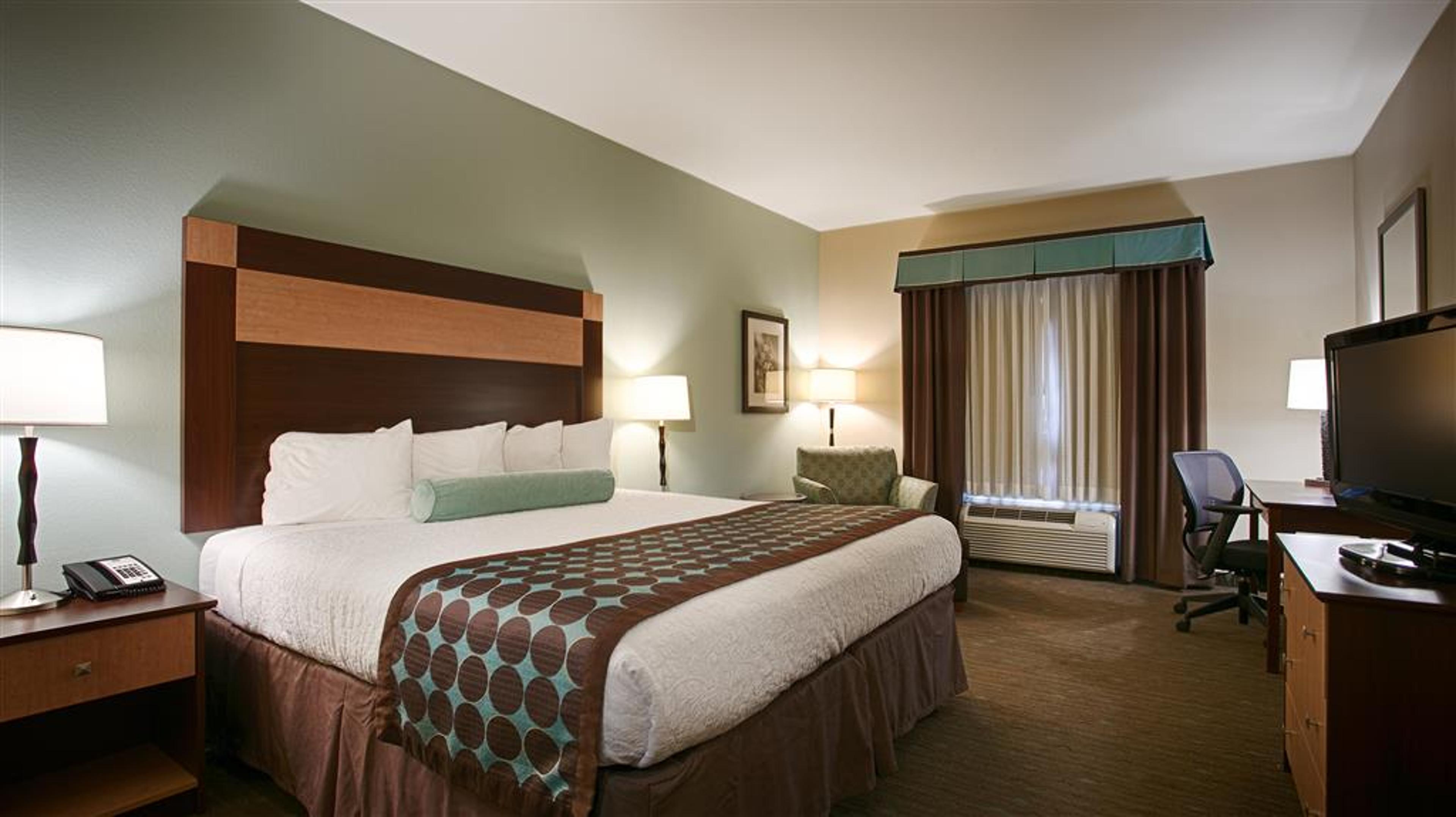 Best Western Plus Texarkana Inn & Suites