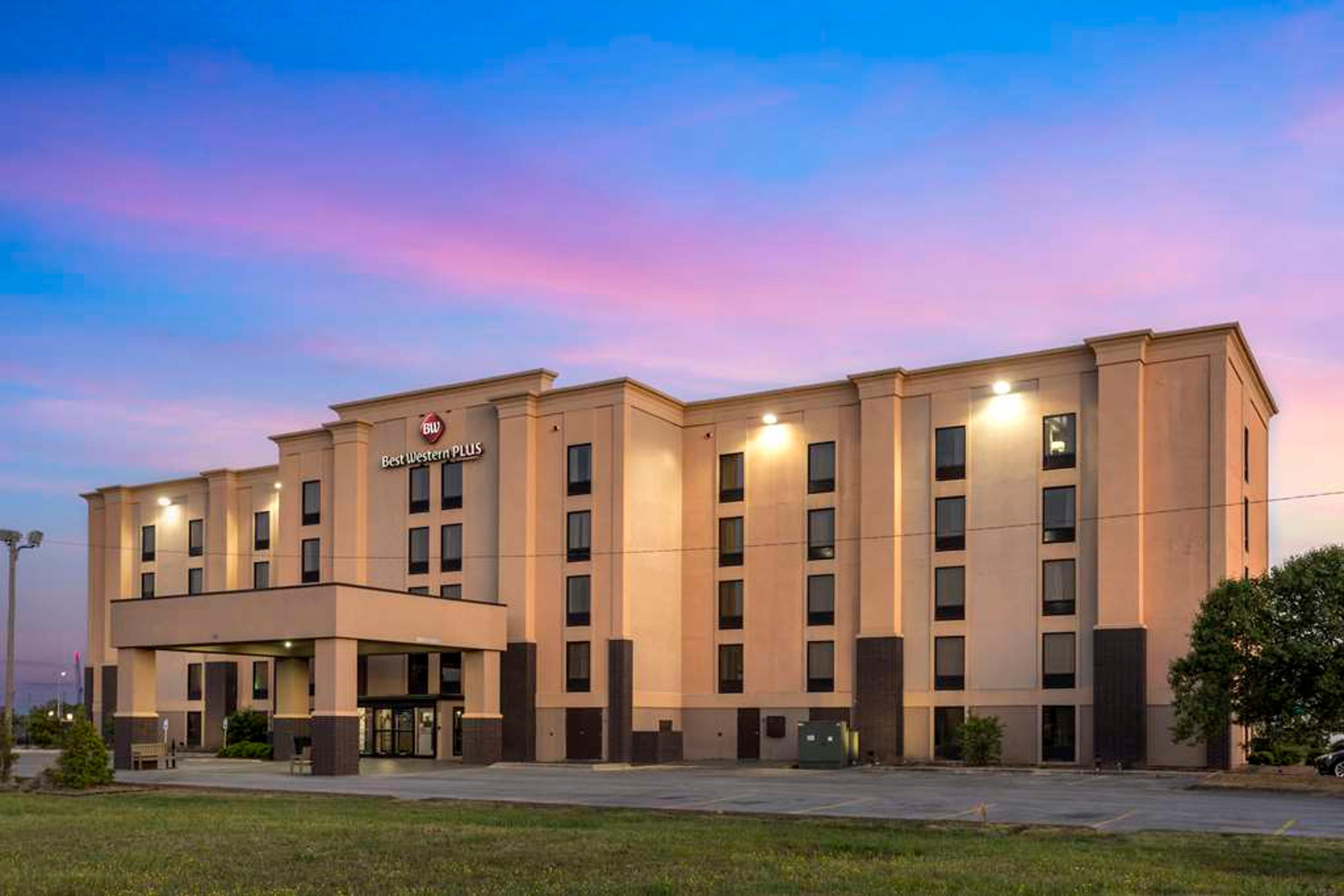 Best Western Plus Jonesboro Inn & Suites
