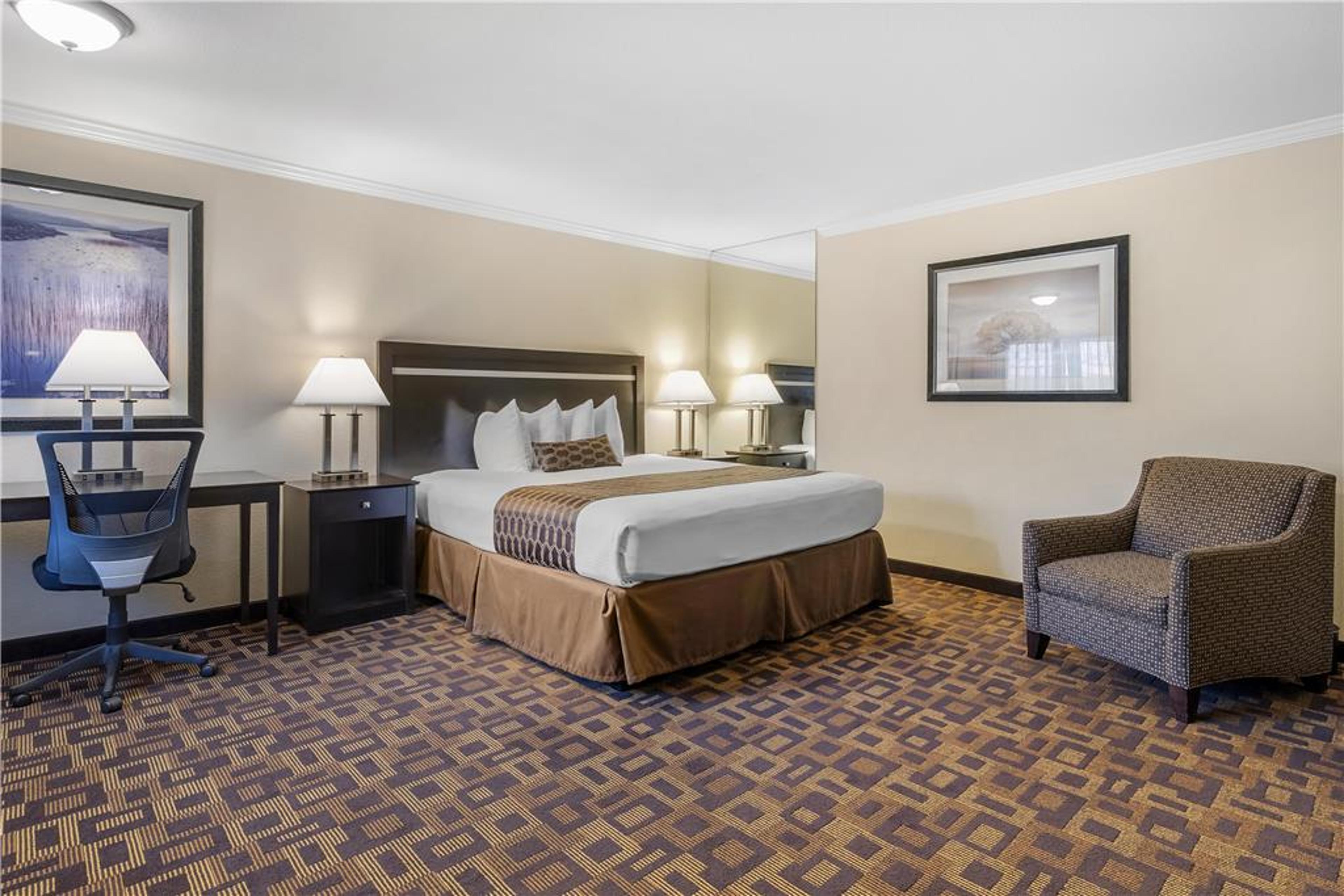 Best Western Plus Inn of Hayward