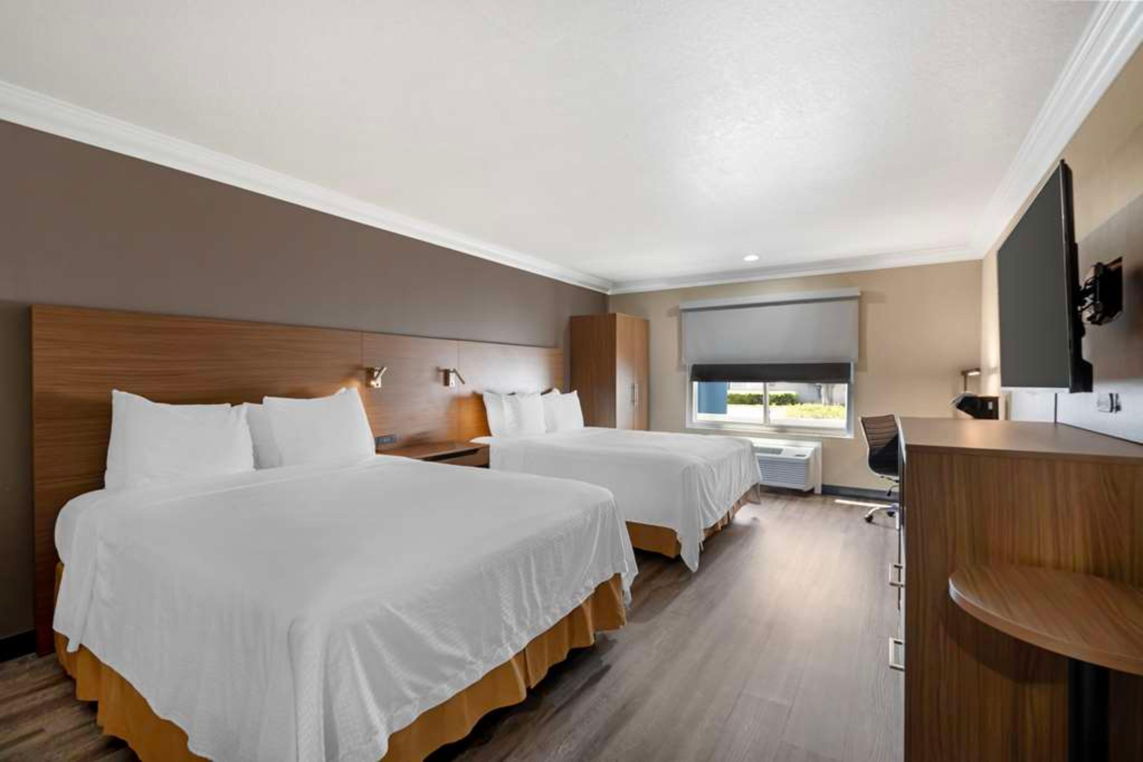 Best Western Plus Newport Mesa Inn