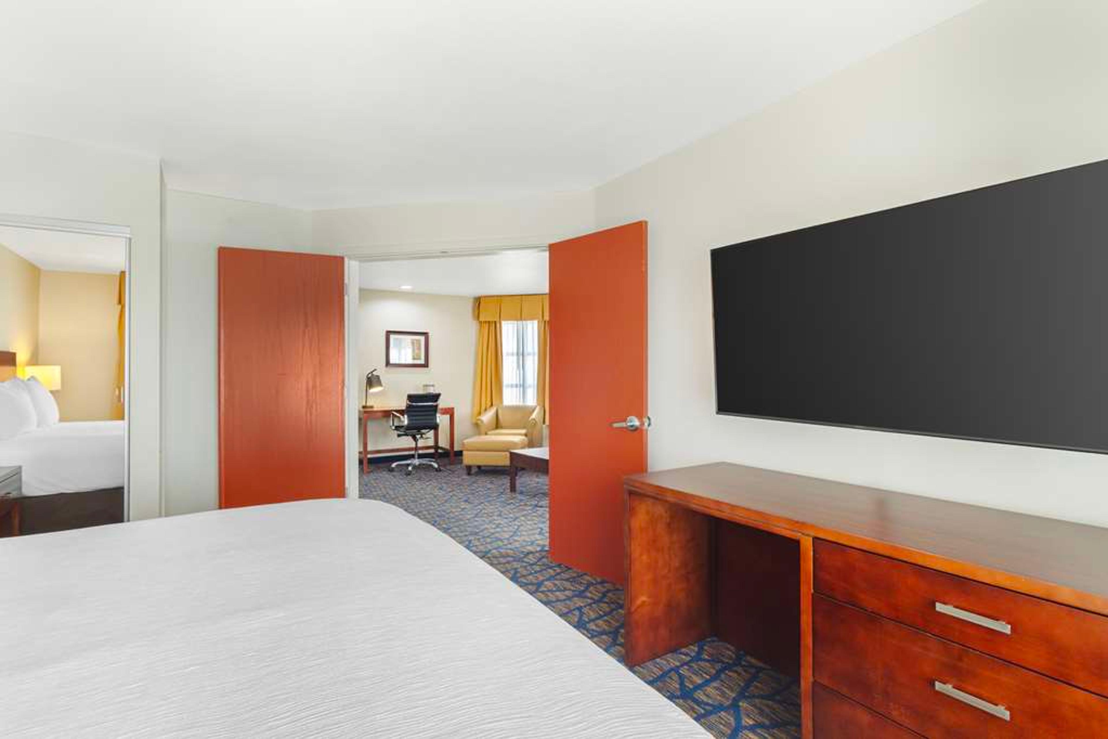Best Western Plus Villa Del Lago Inn