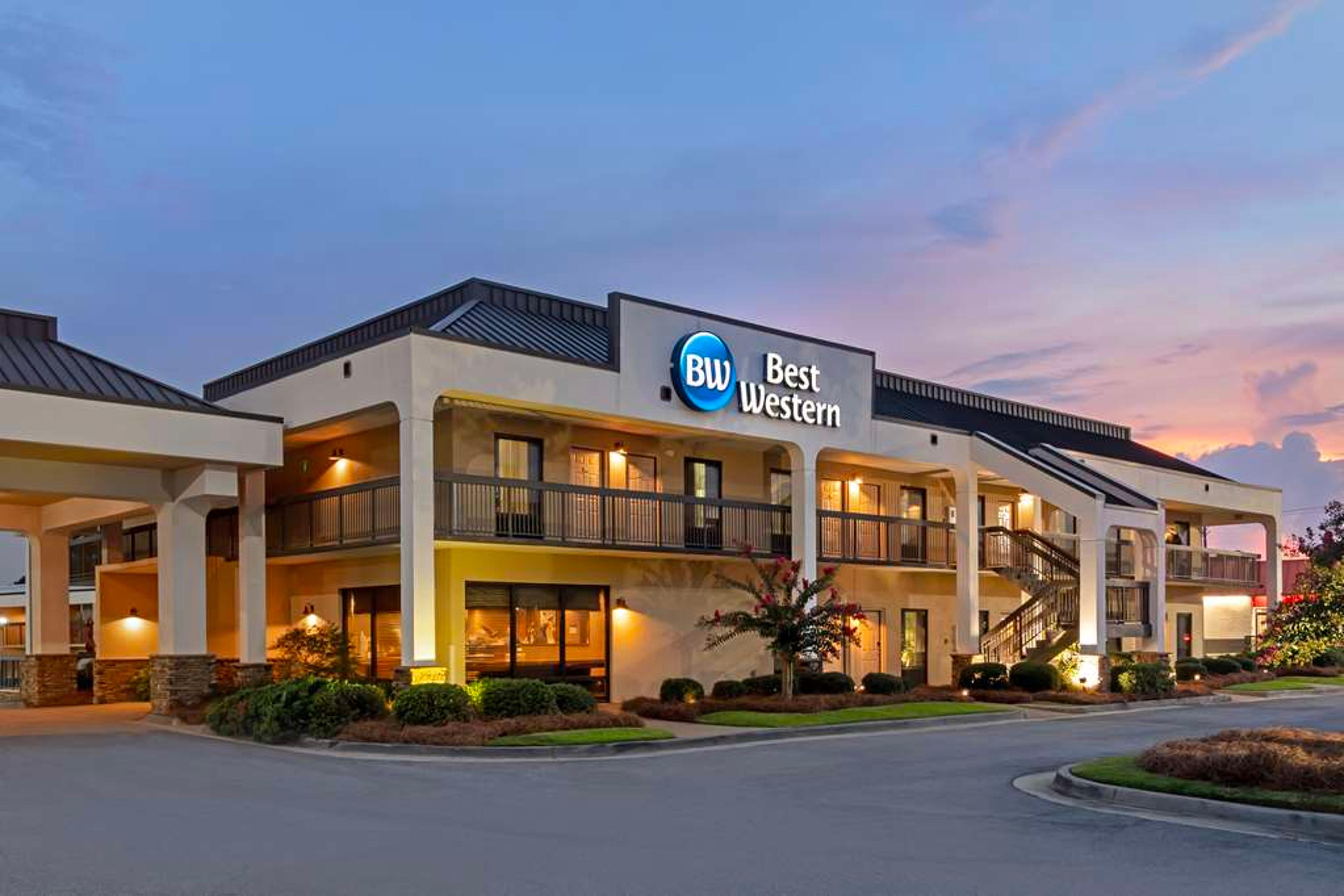 BEST WESTERN Colonial Inn