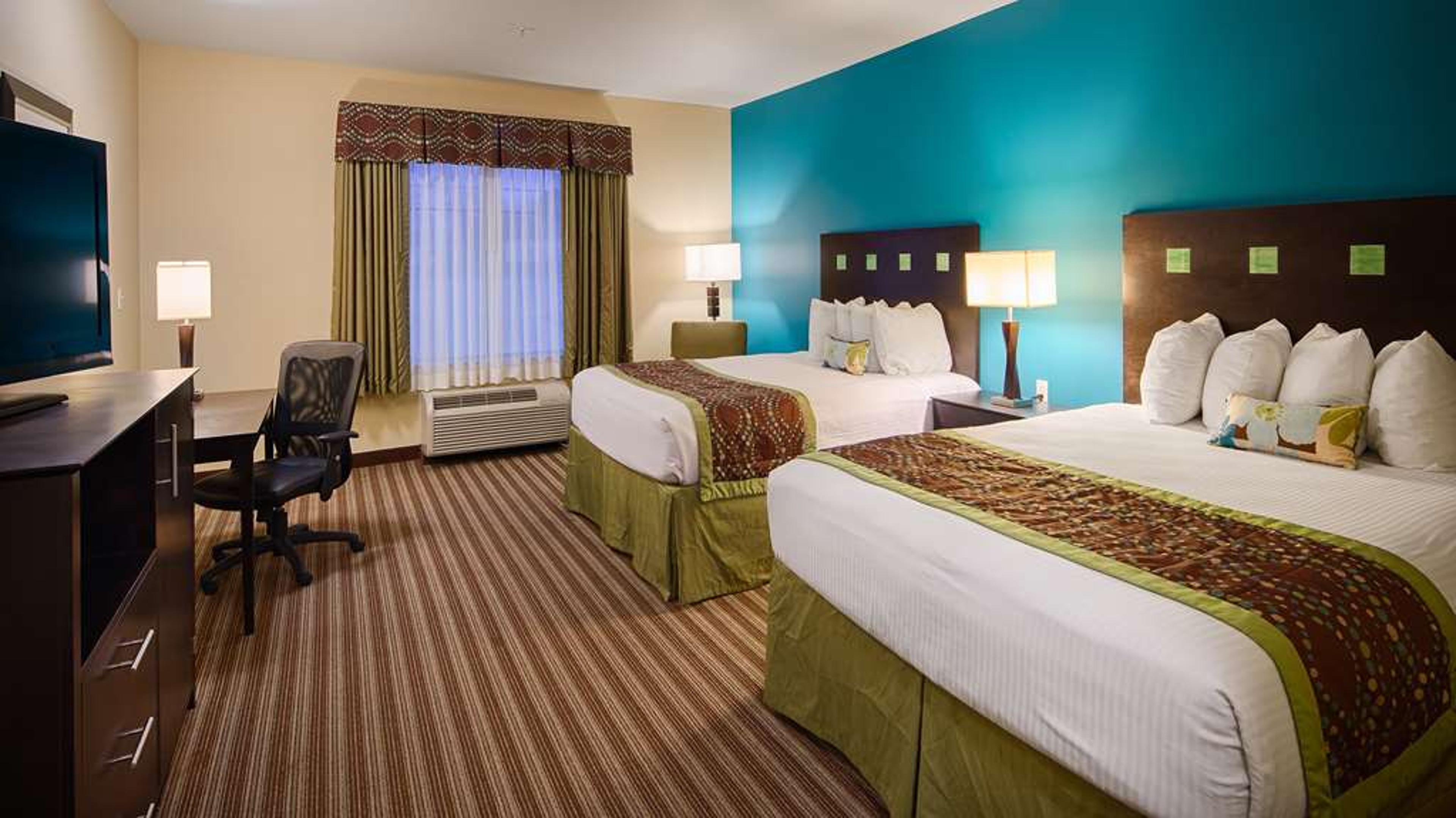 Best Western Plus DeSoto Inn & Suites