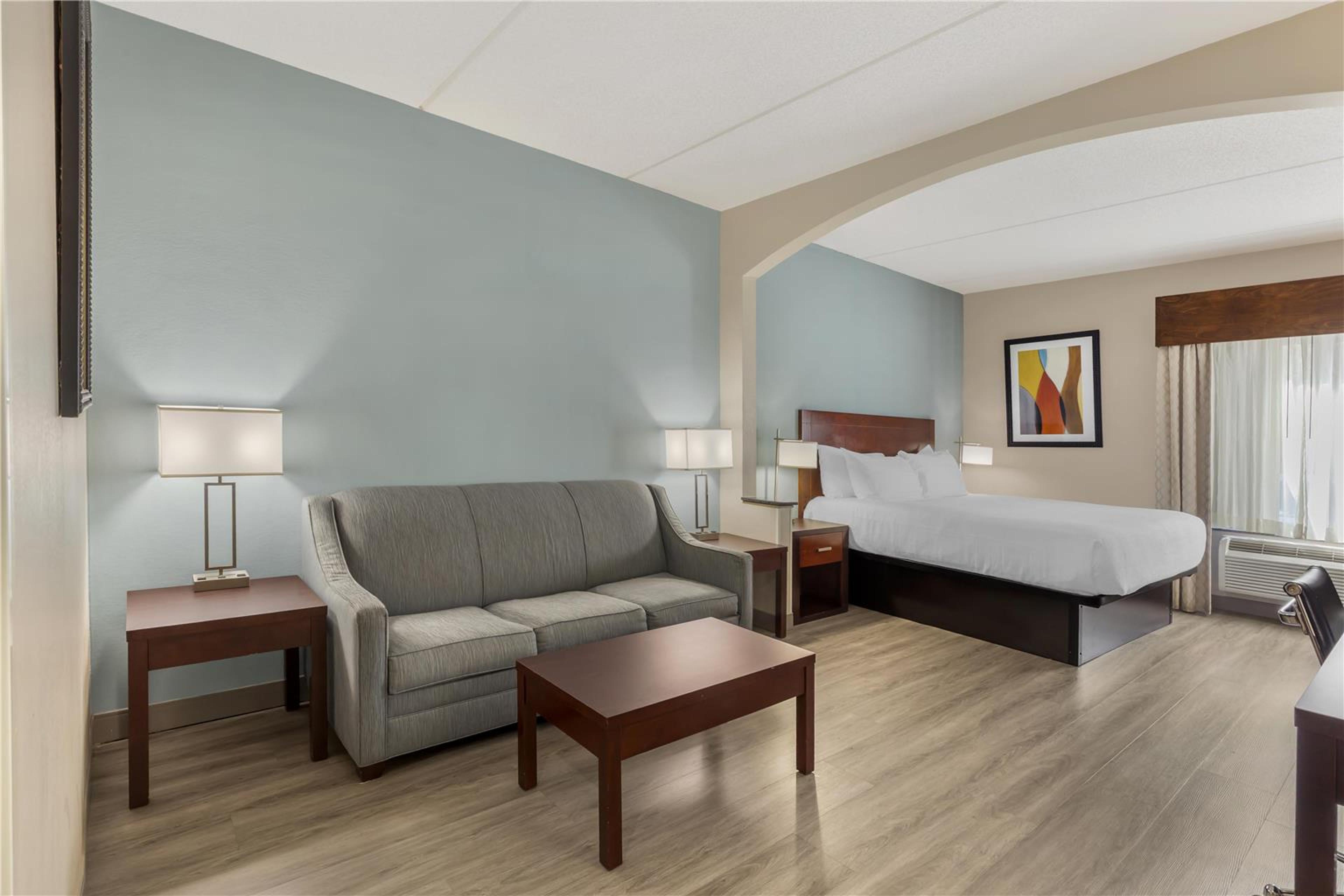 Best Western Plus Suites-Greenville