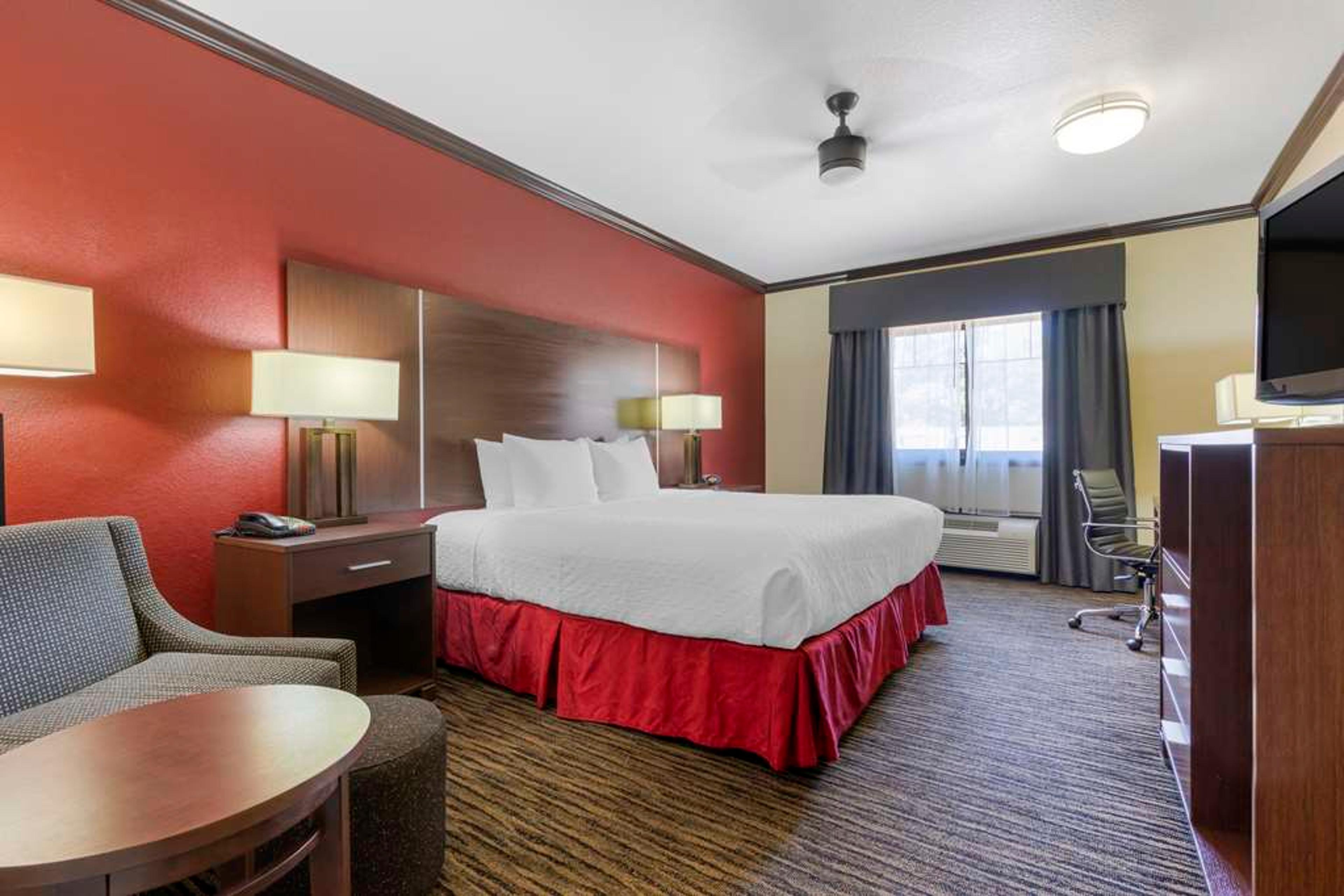Best Western Plus Classic Inn & Suites