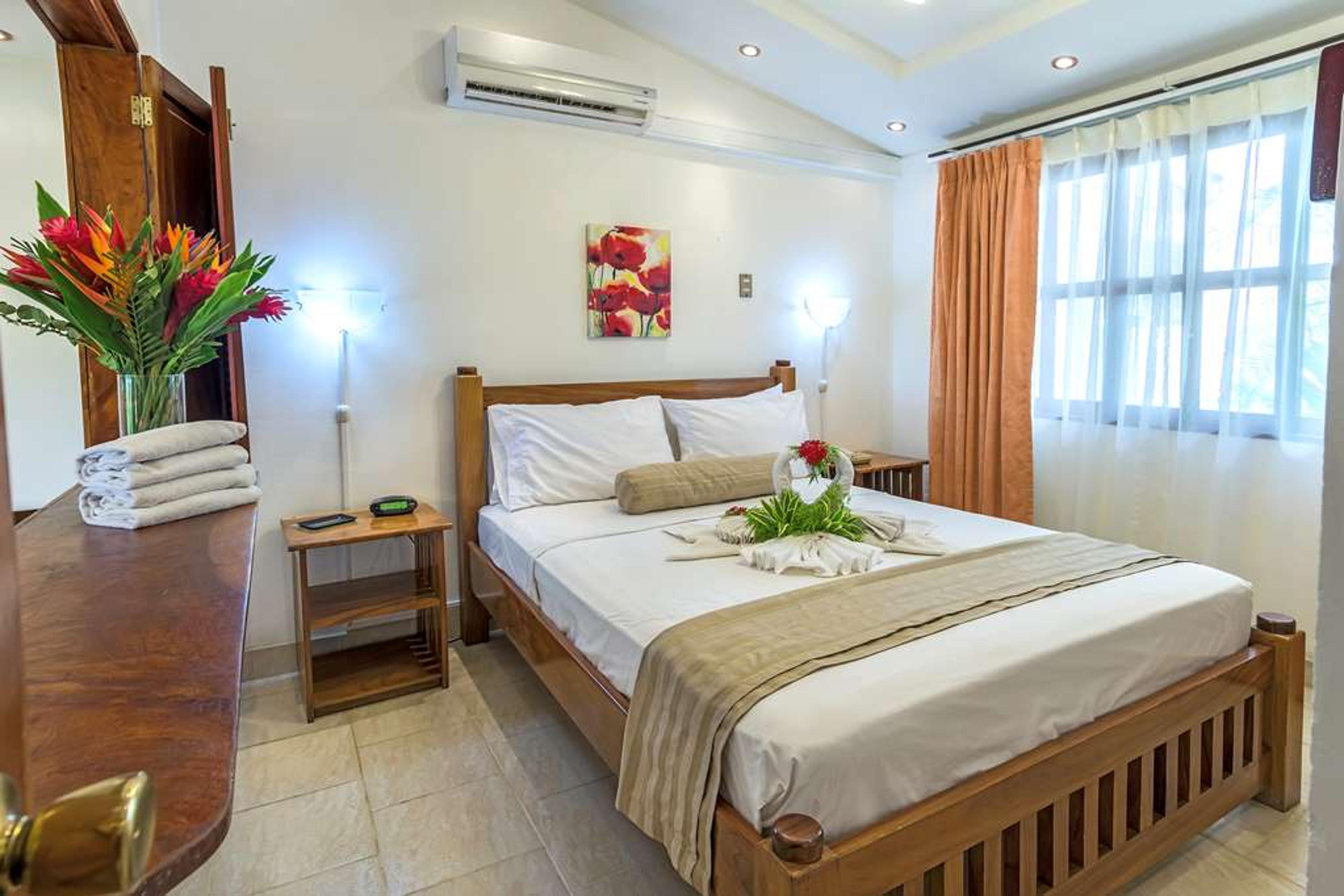 BW TAMARINDO VISTA VILLAS