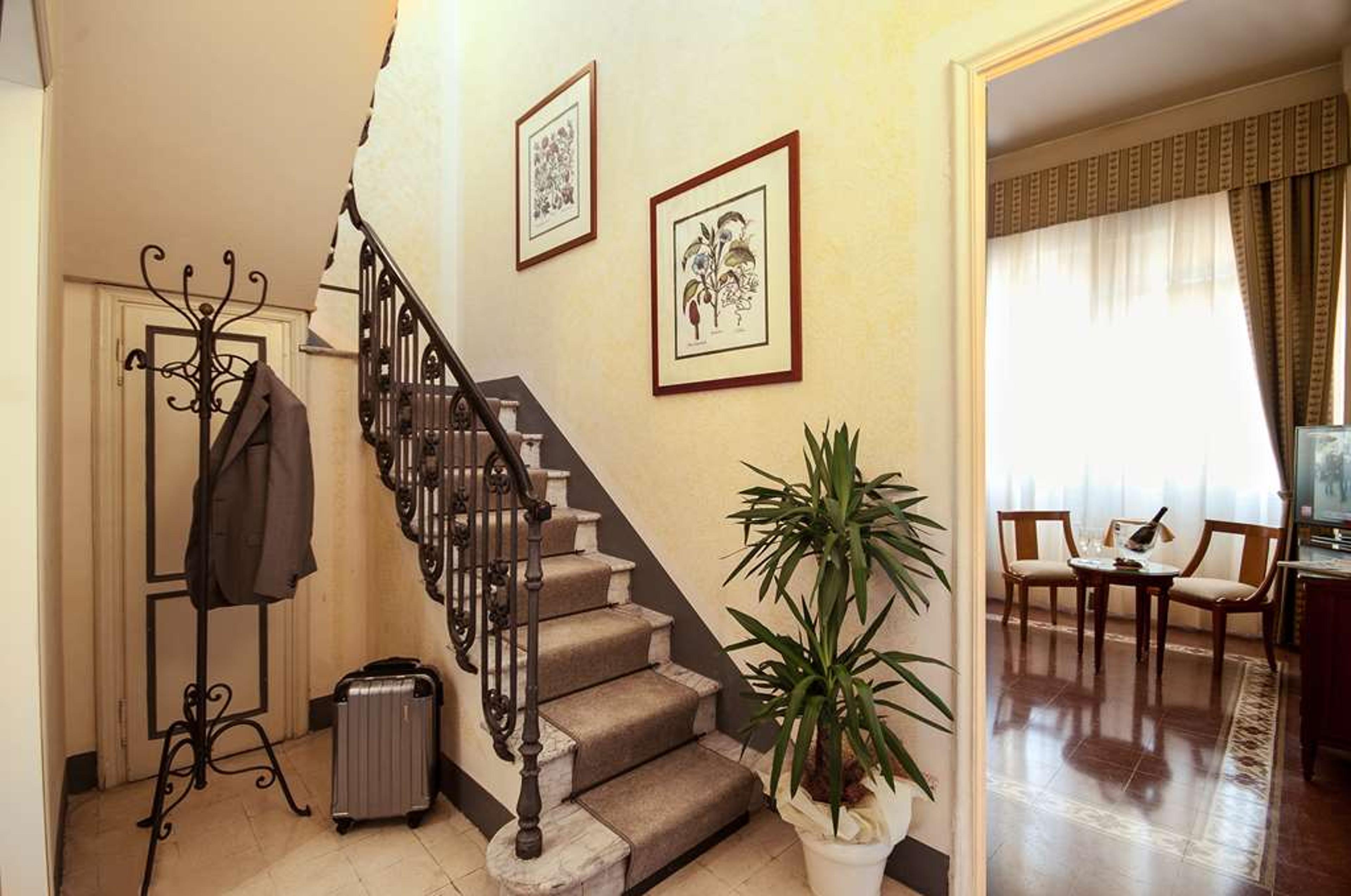 GRAND HOTEL ROYAL