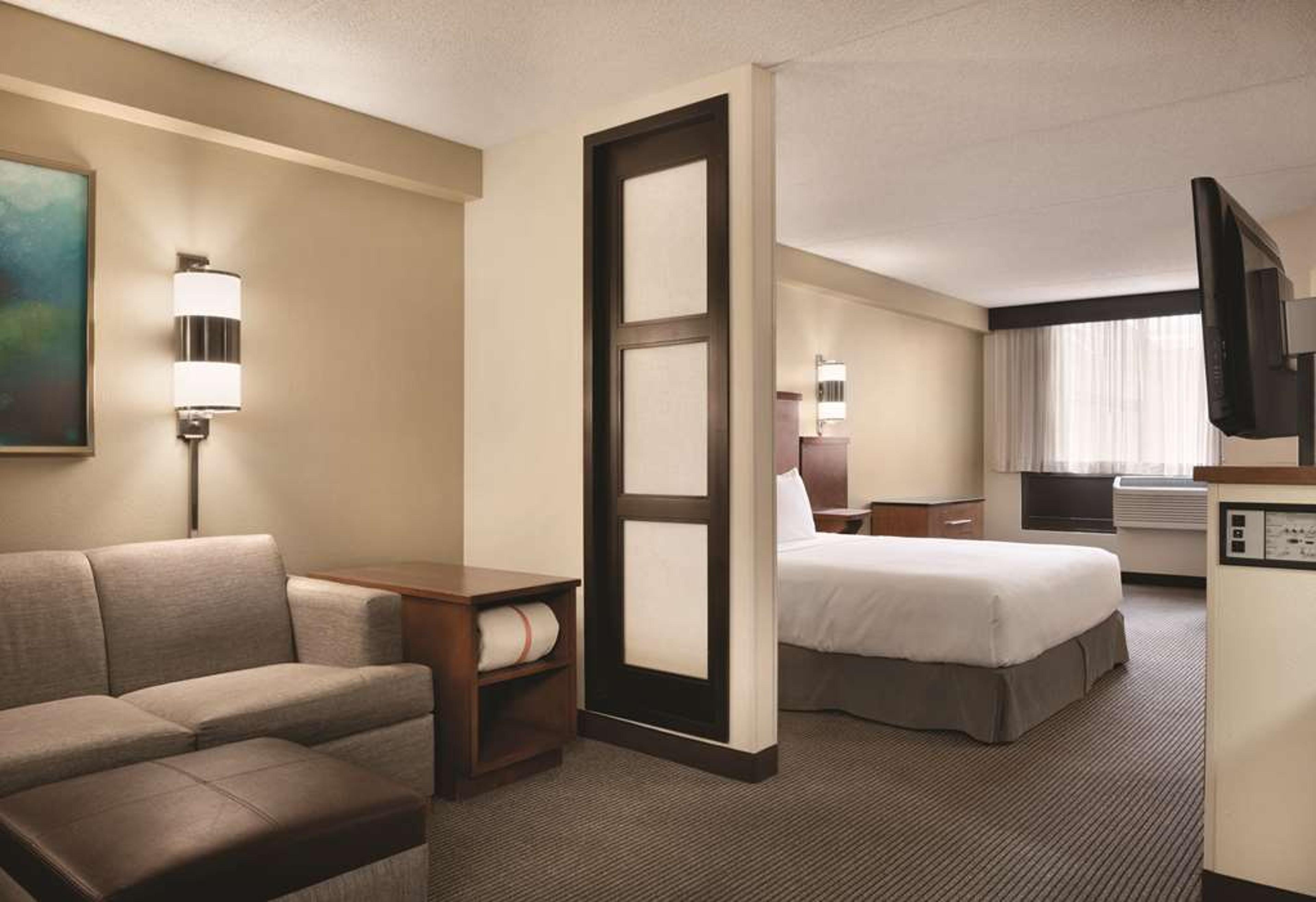 HYATT PLACE CHICAGO HOFFMAN ESTATES