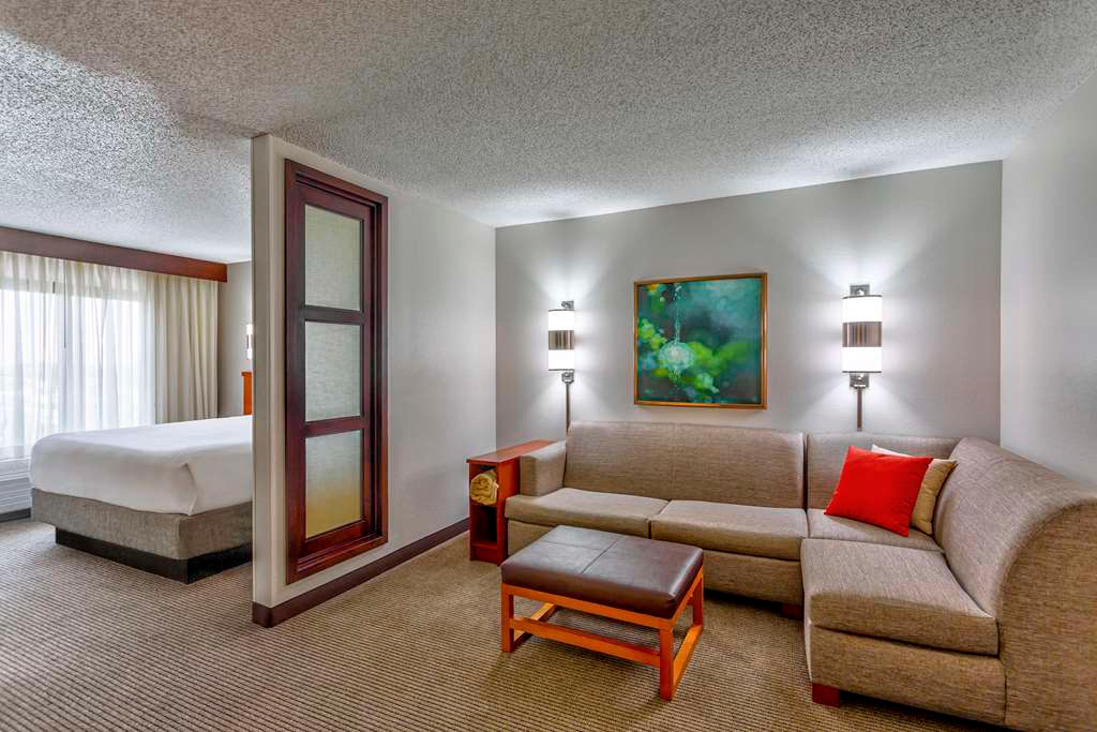 HYATT PLACE OVERLAND PARK CONV CNTR