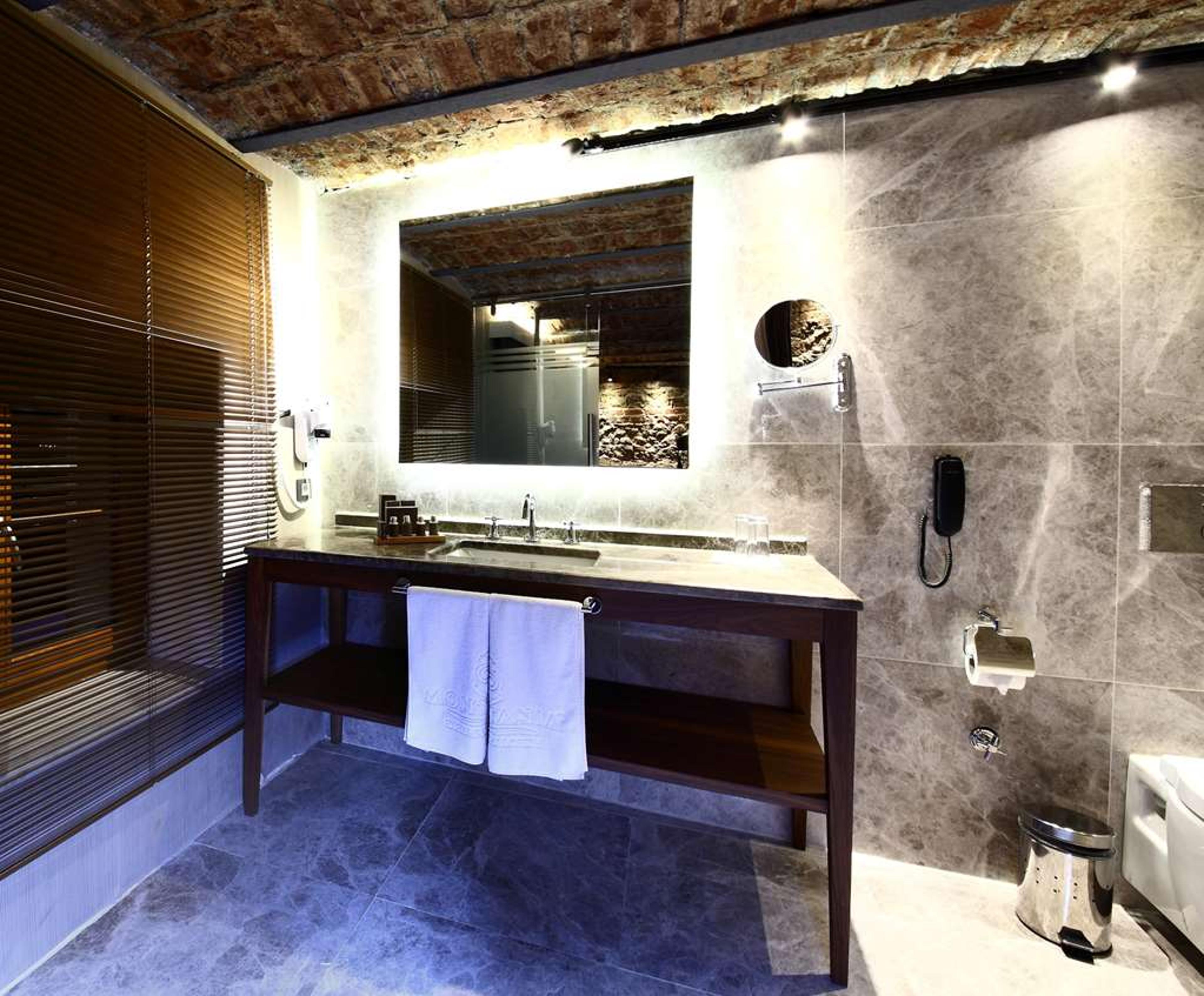 MONTANIA SPECIAL CLASS HOTEL