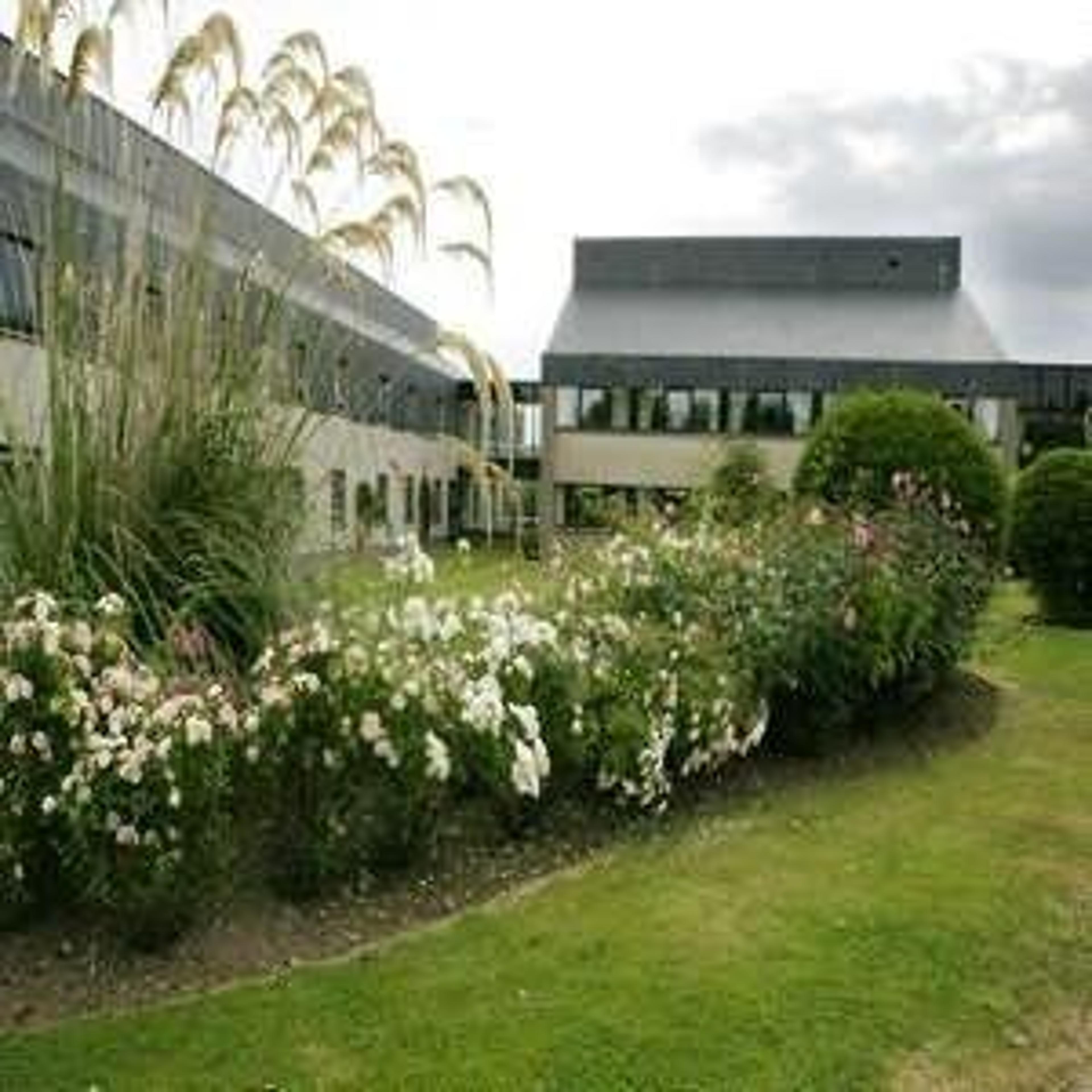 THE WATERSIDE HOTEL