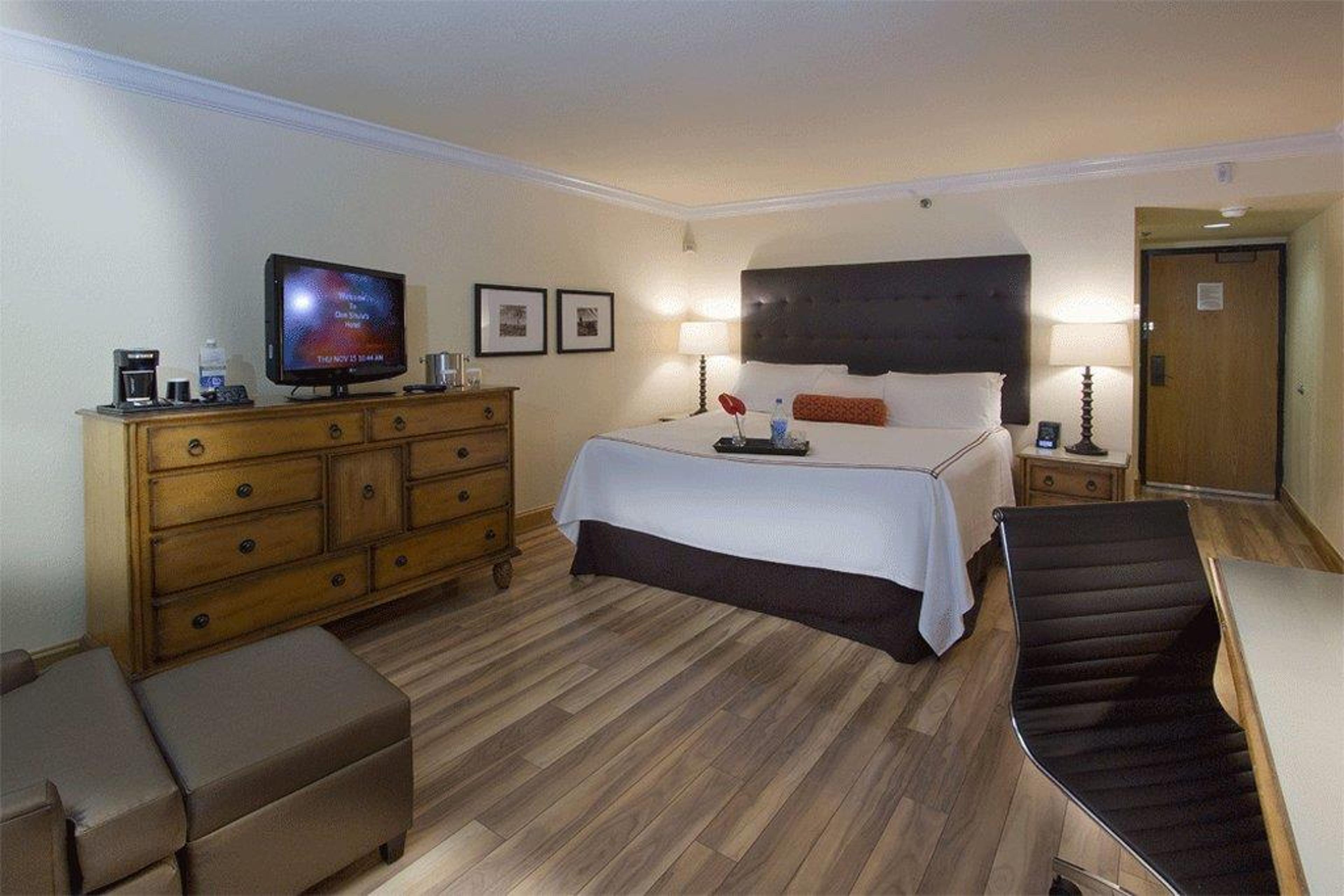 MIAMI LAKES HOTEL