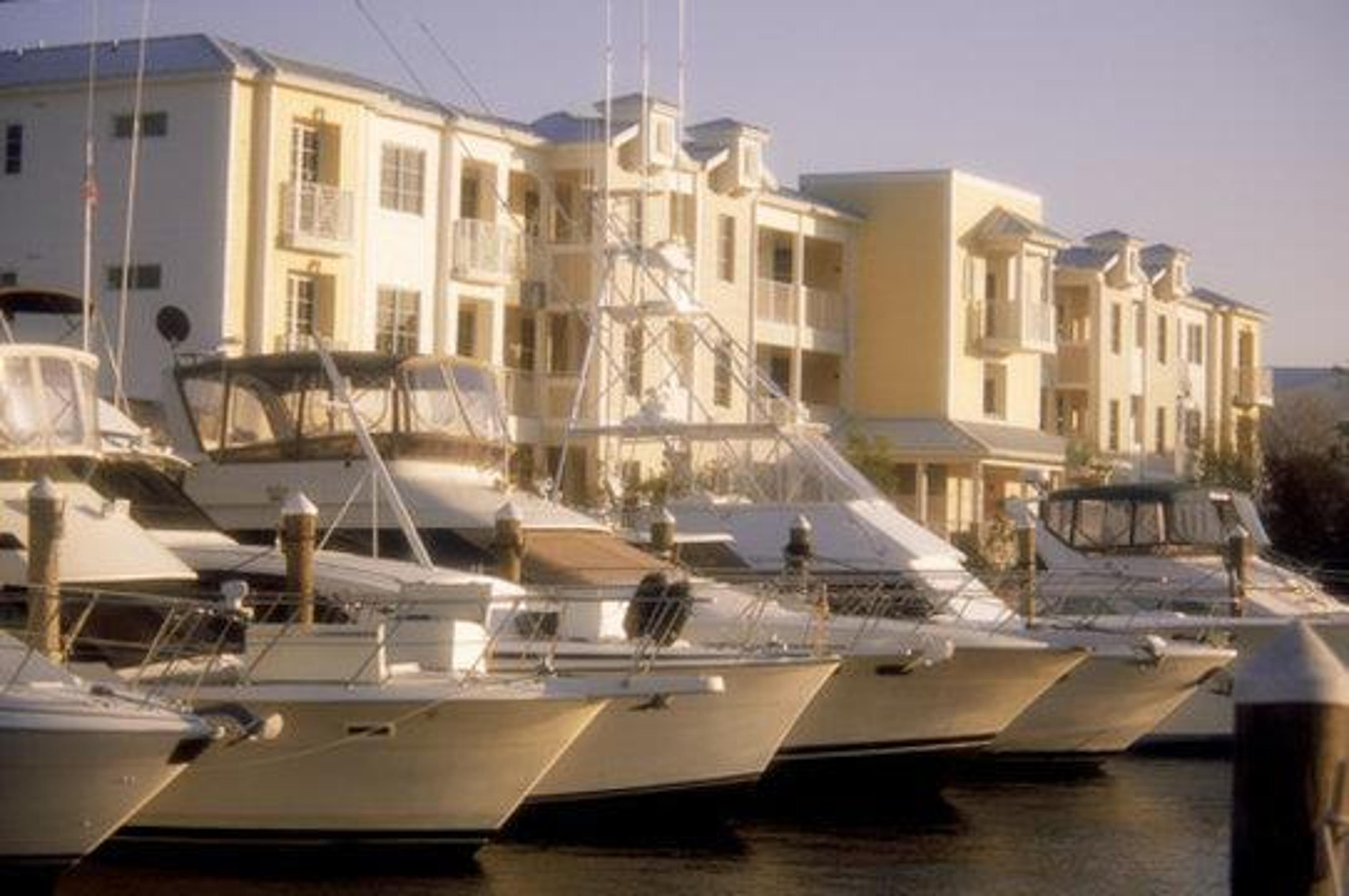 MARINERS CLUB KEY LARGO