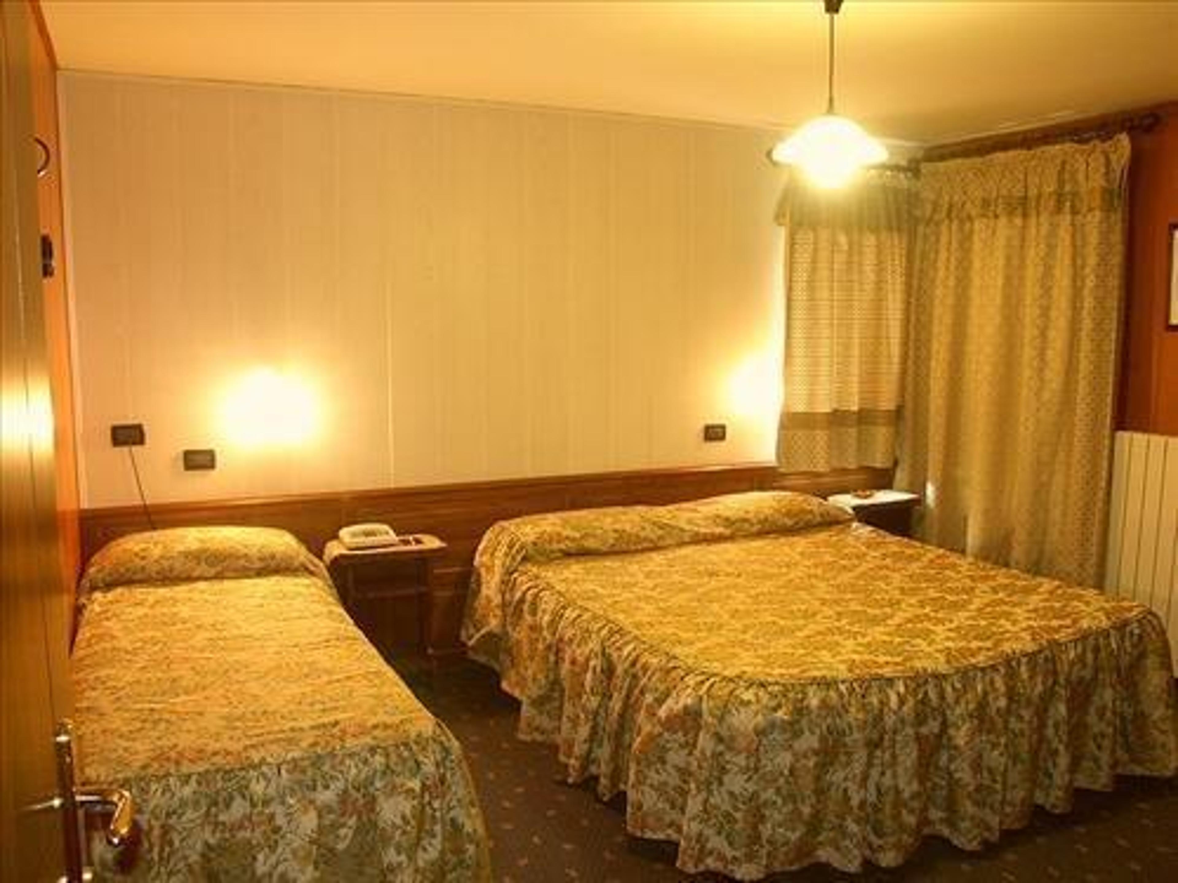 HOTEL SANTA SAN