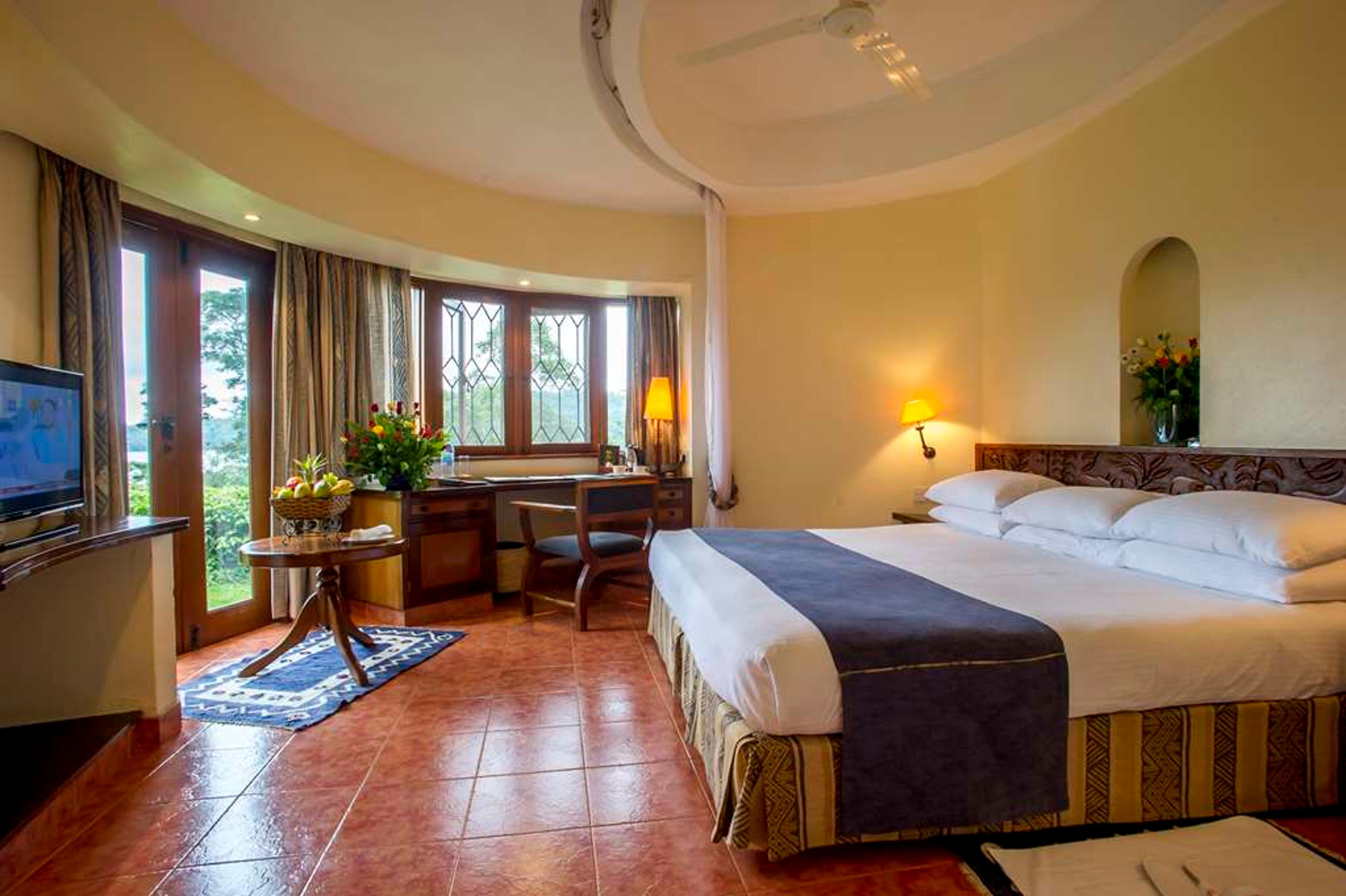 LAKE DULUTI SERENA HOTEL