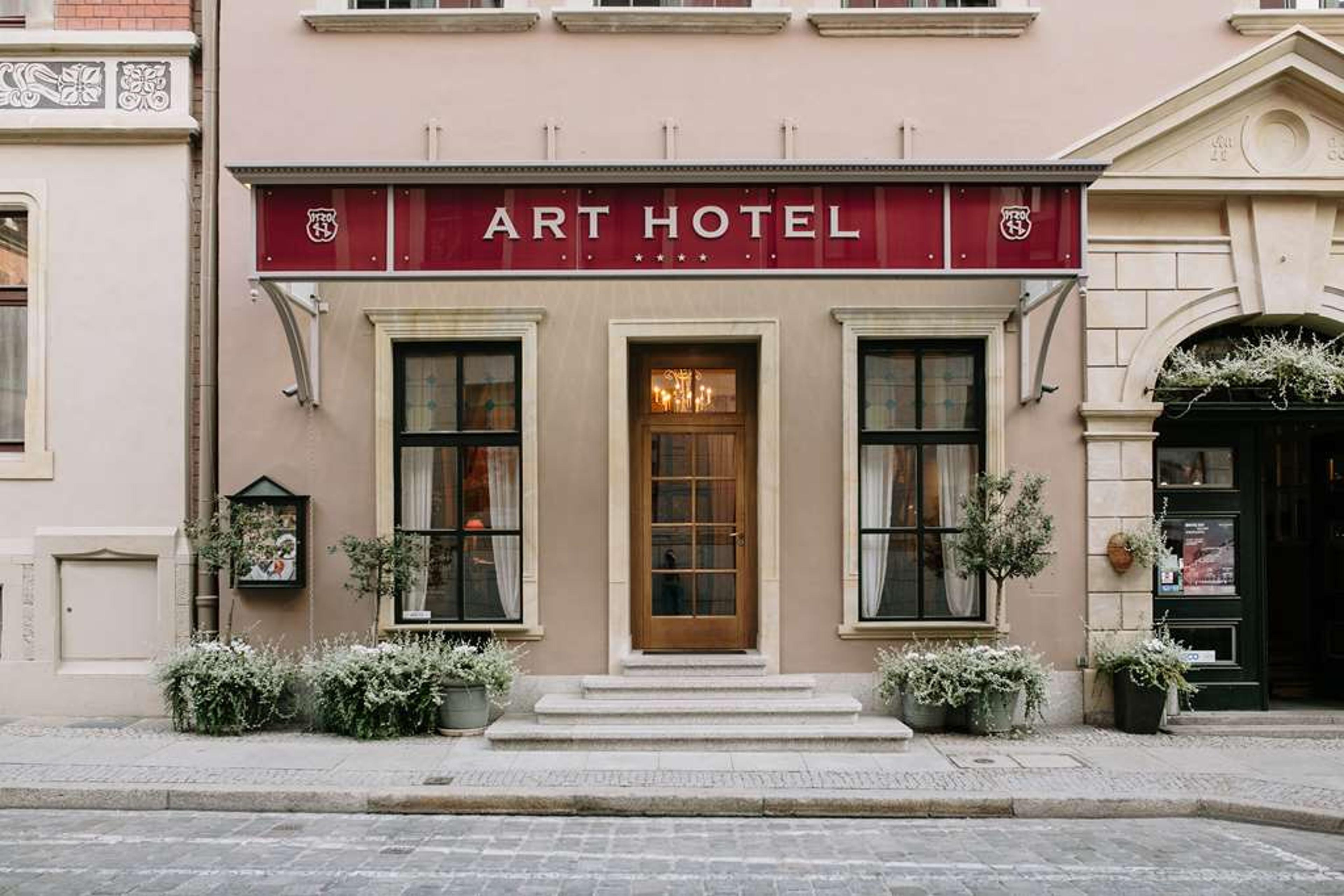 Hotel Photo 1