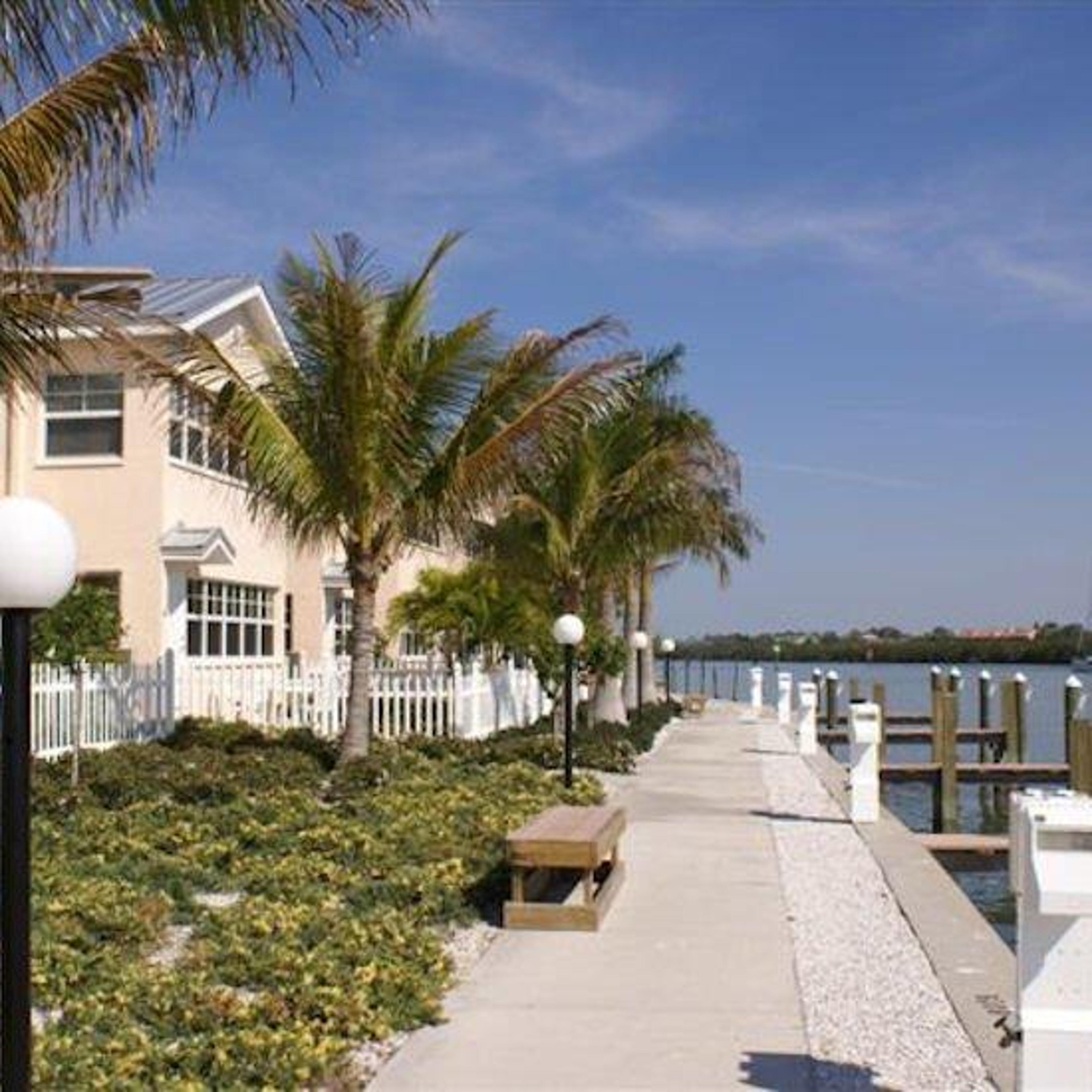 BAREFOOT BEACH RESORT