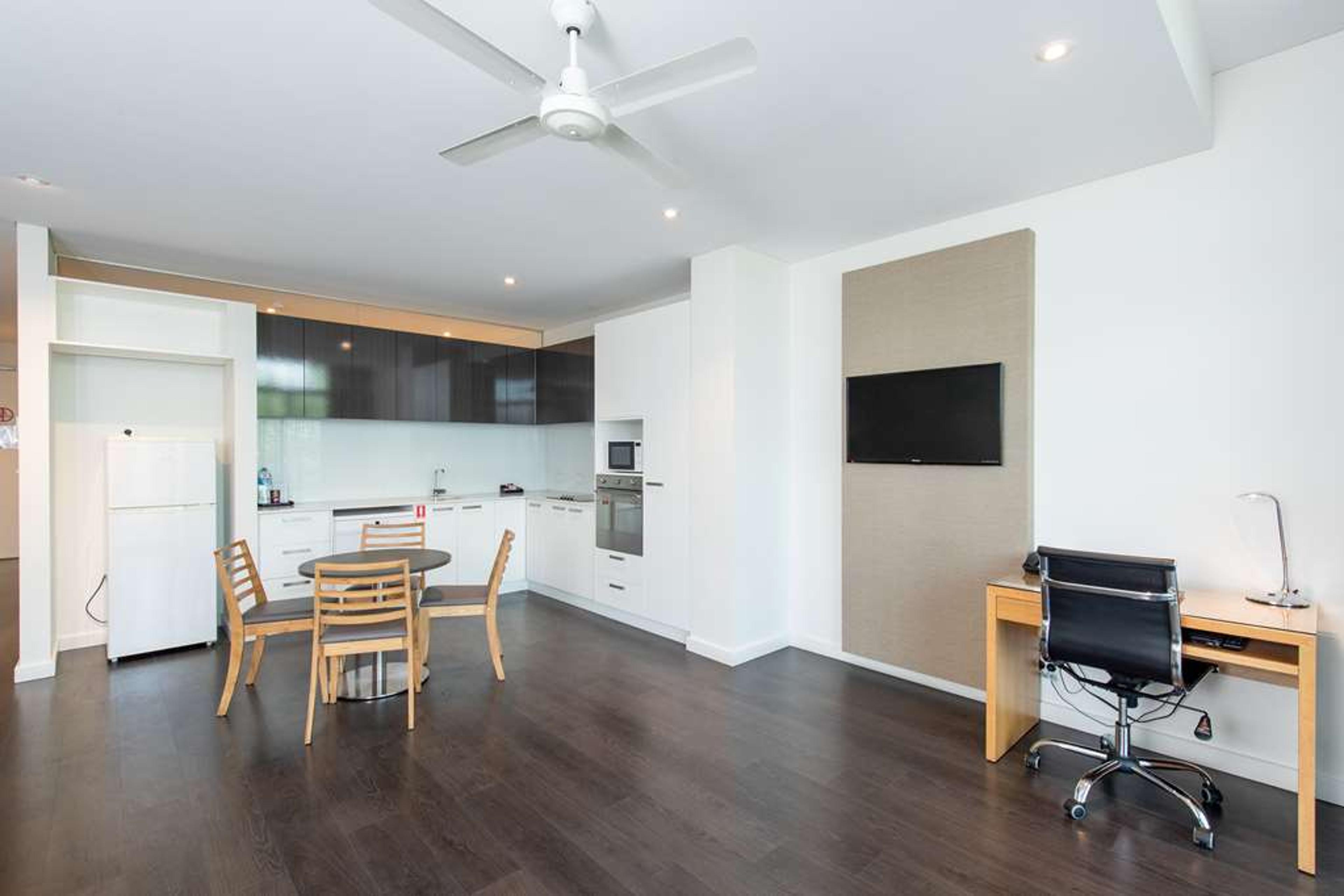 MAWSON LAKES HOTEL AND FUNCTION CEN