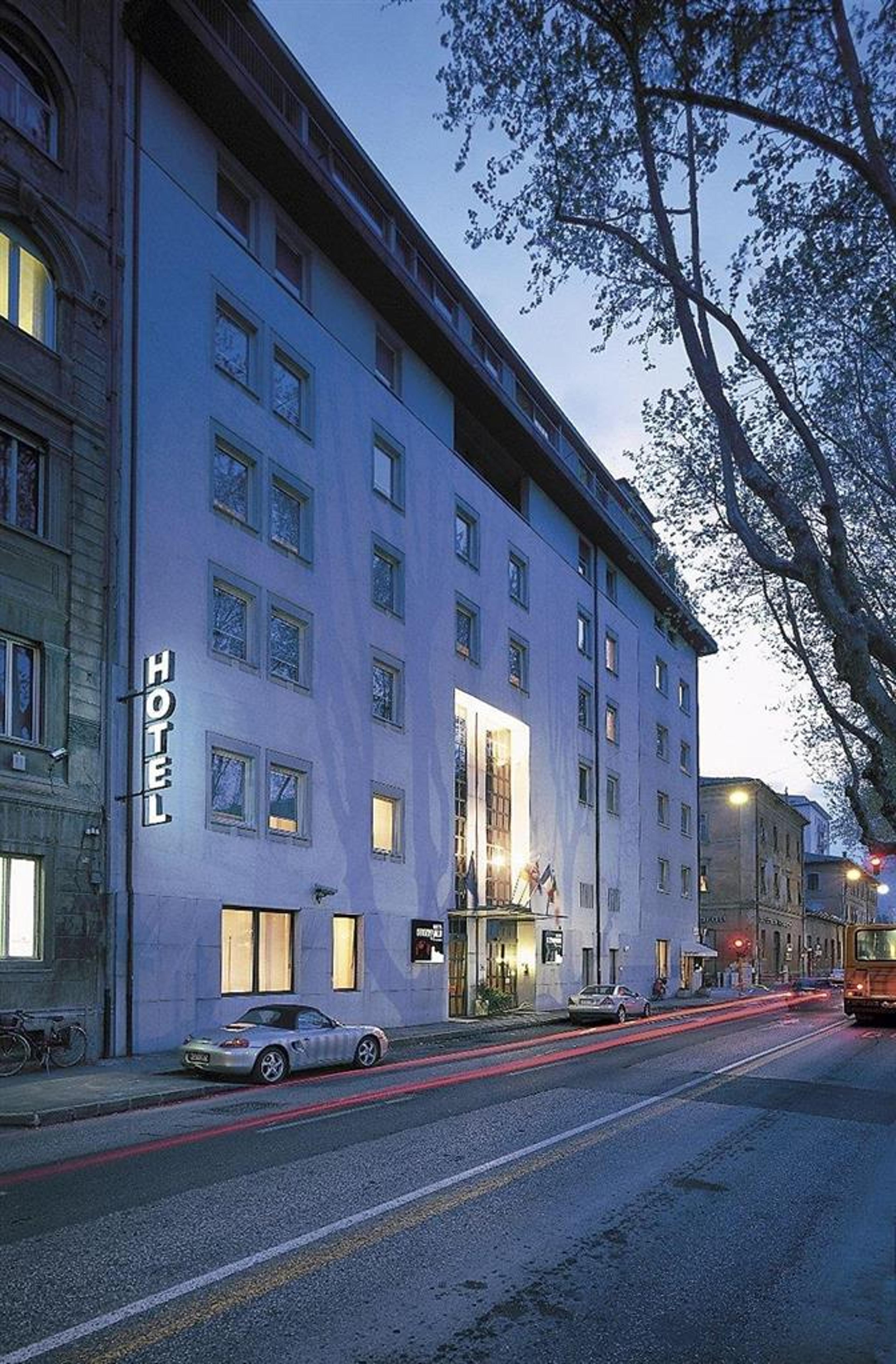 Hotel Photo 1