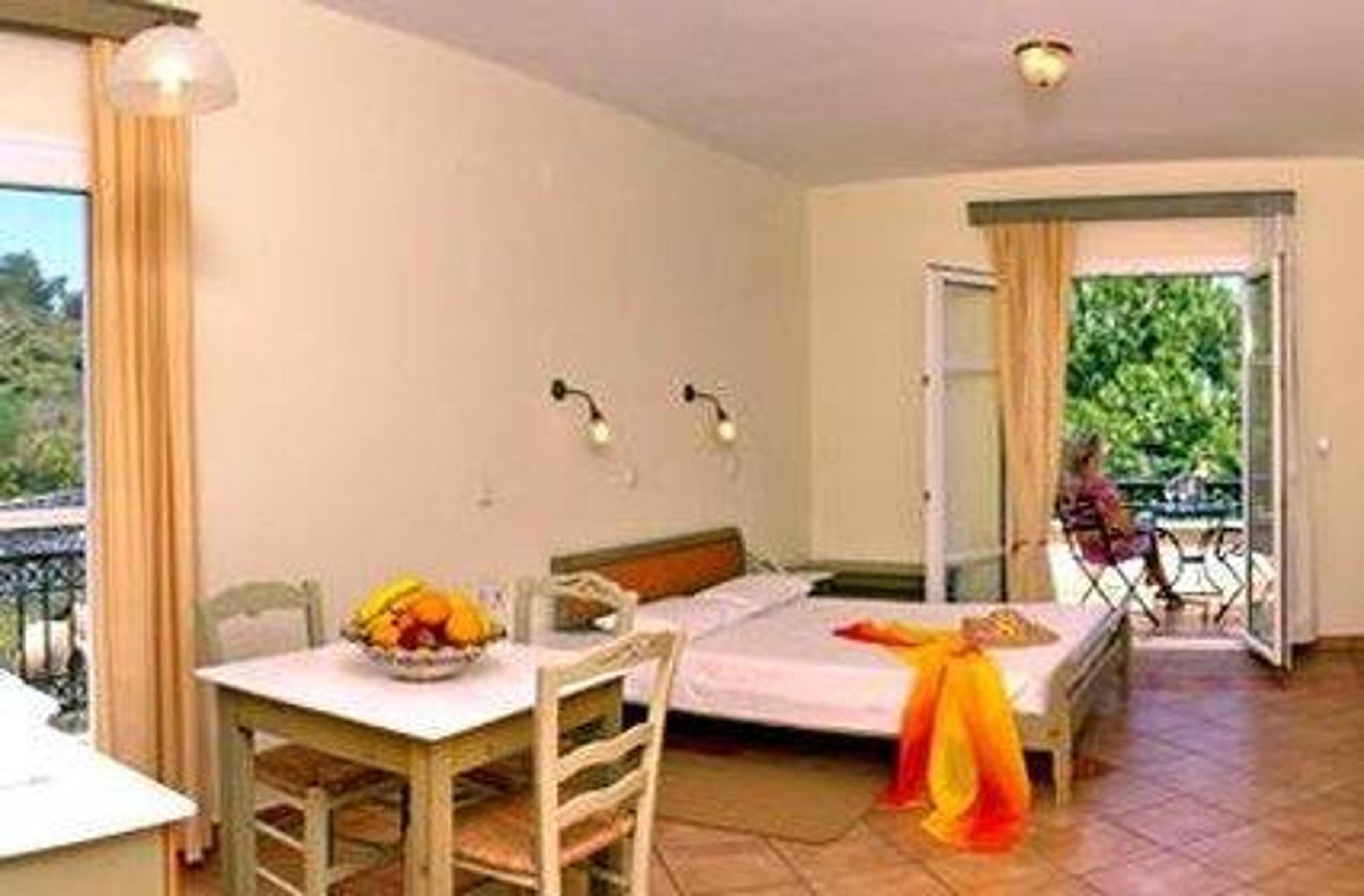 HOTEL PANSELINOS