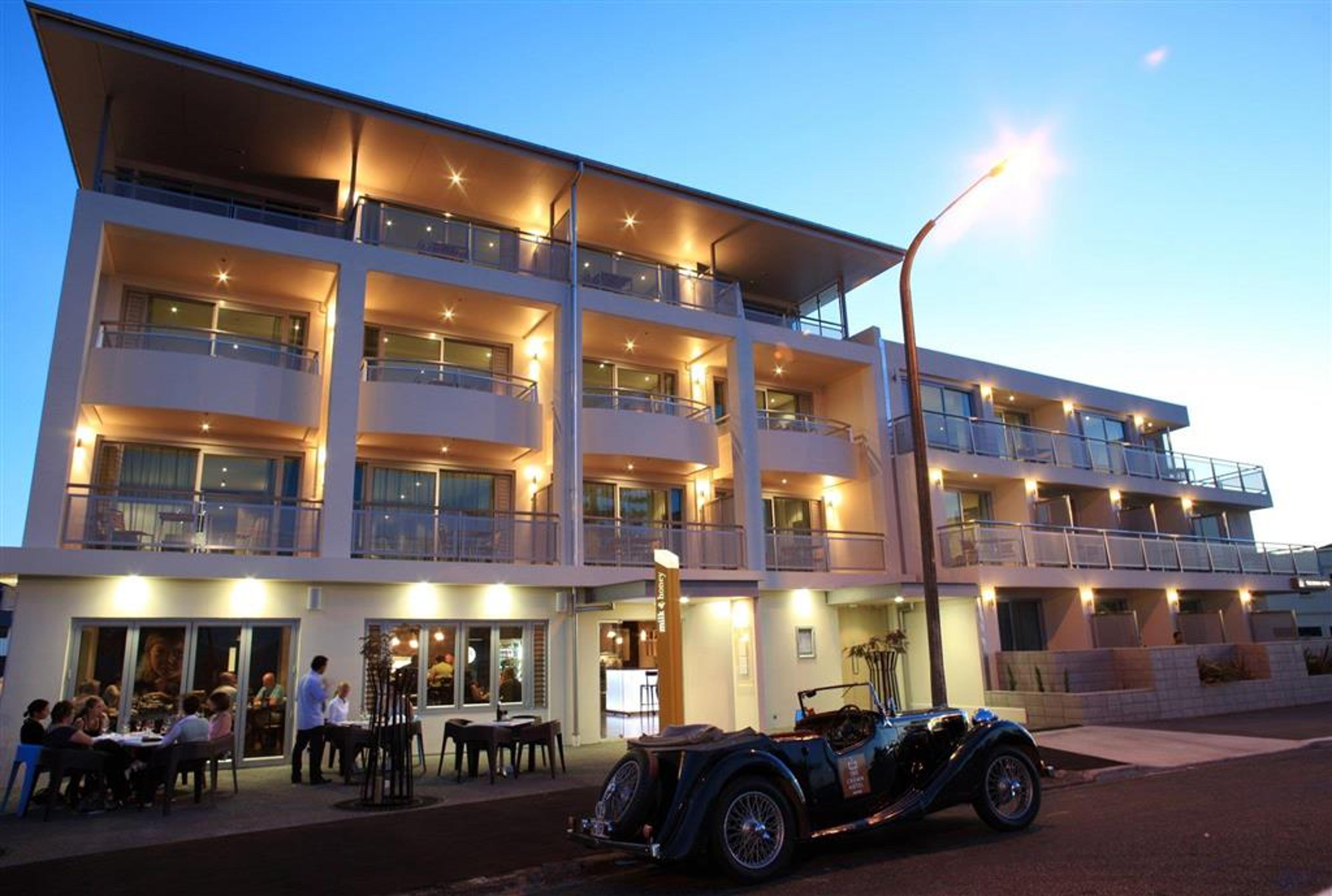 THE CROWN HOTEL