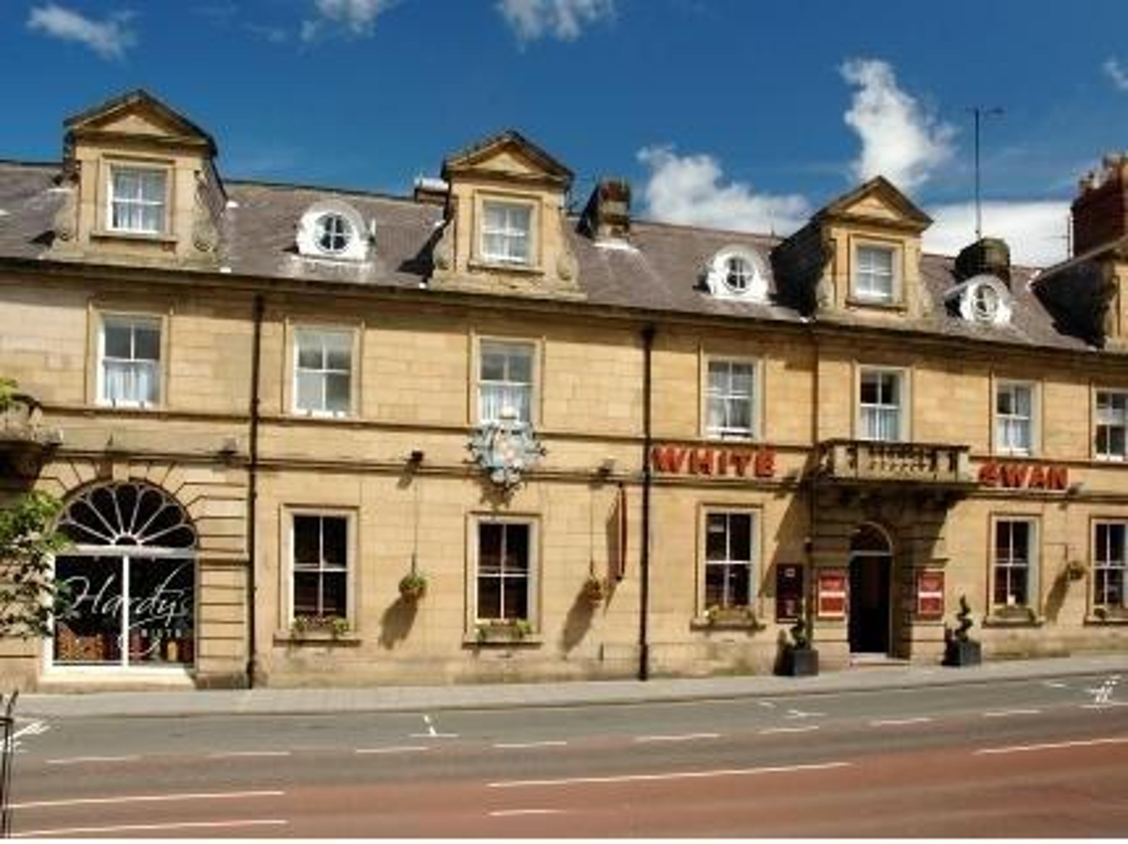 THE WHITE SWAN HOTEL