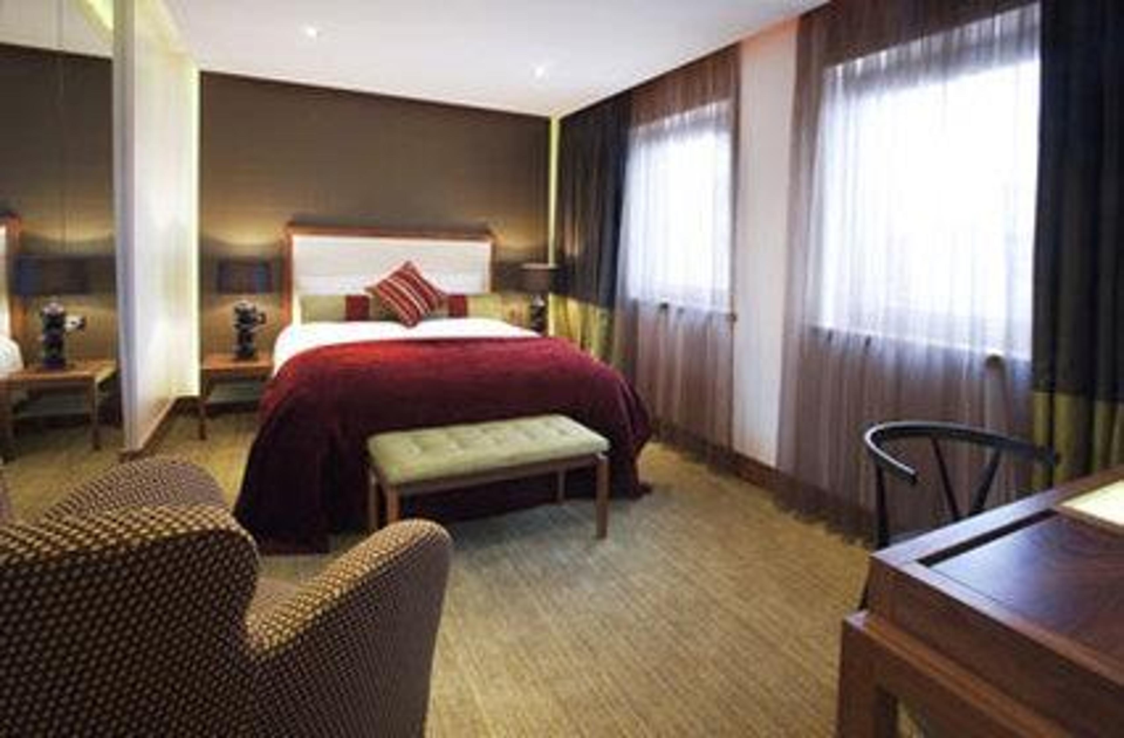 ROCHESTOWN PARK HOTEL