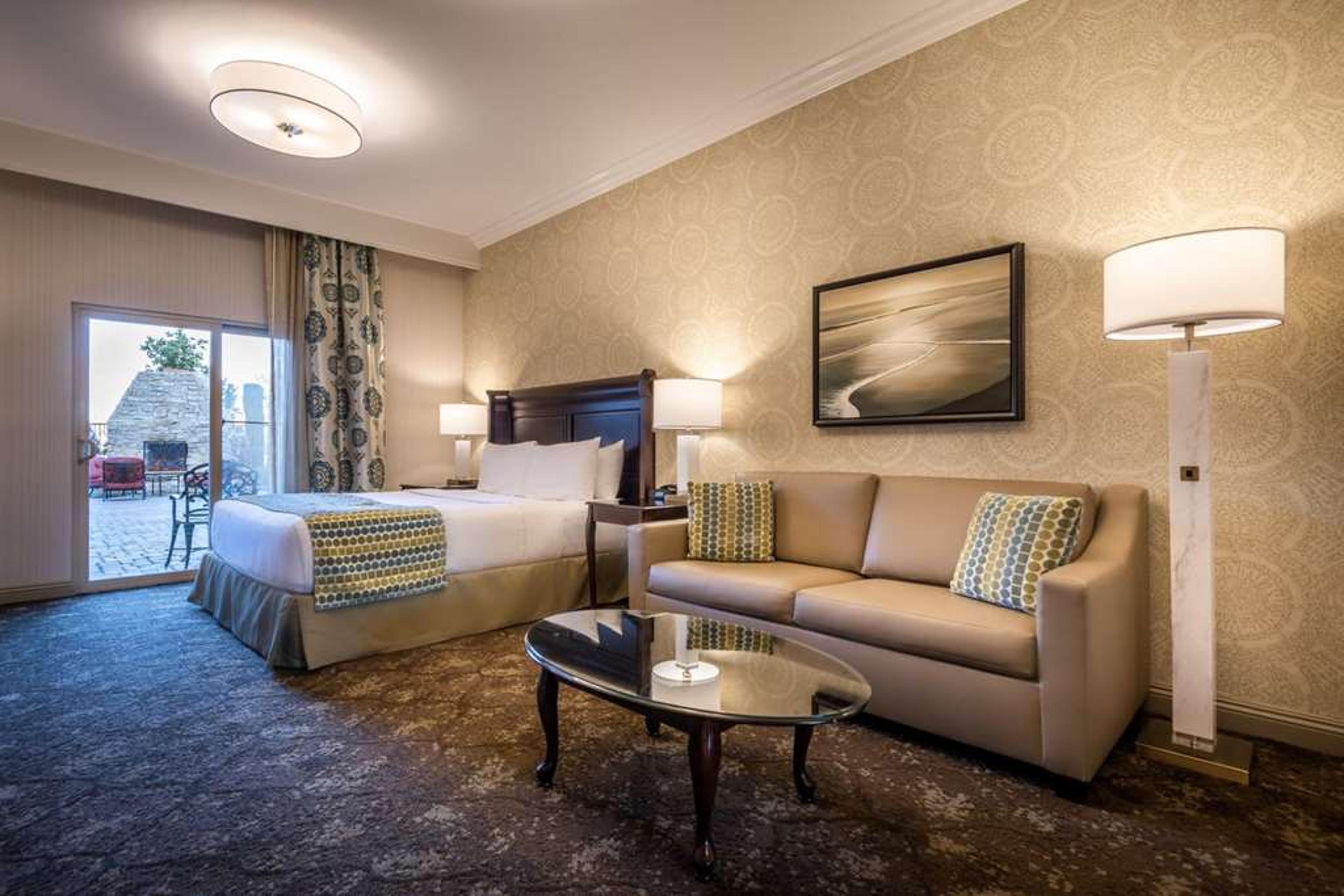 AYRES HOTEL SEAL BEACH
