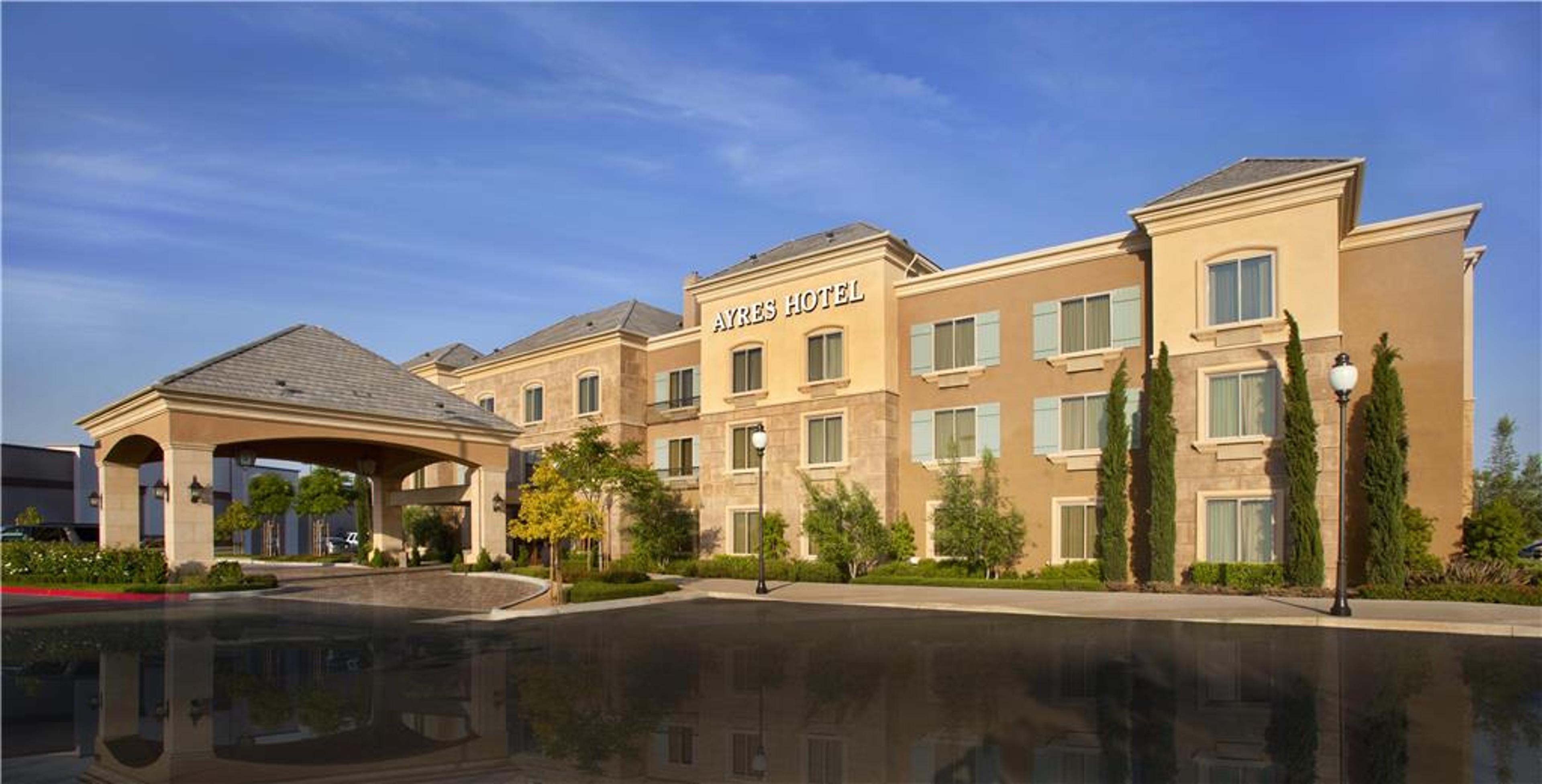 AYRES HOTEL CHINO HILLS