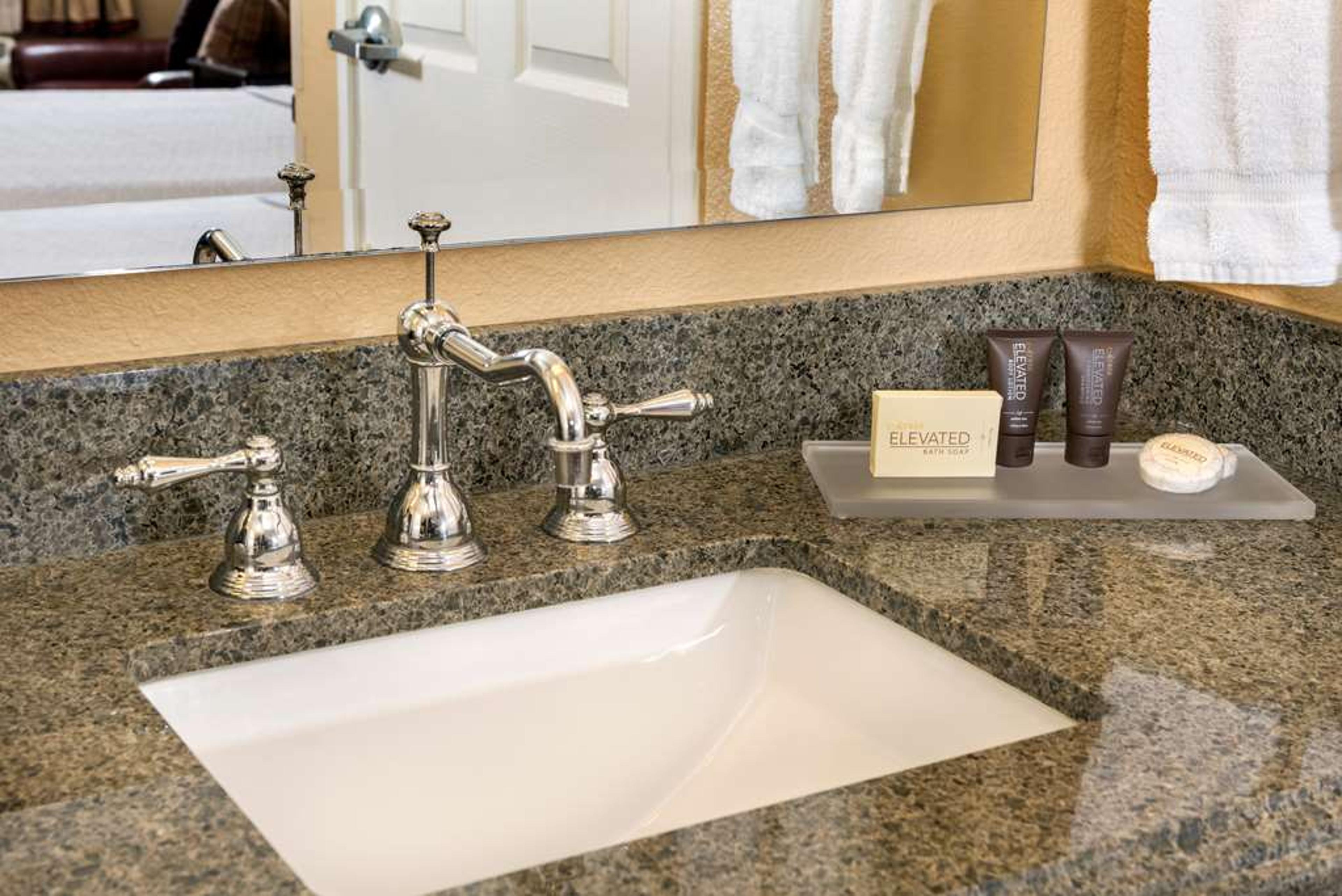 AYRES LODGE ALPINE/VIEJAS