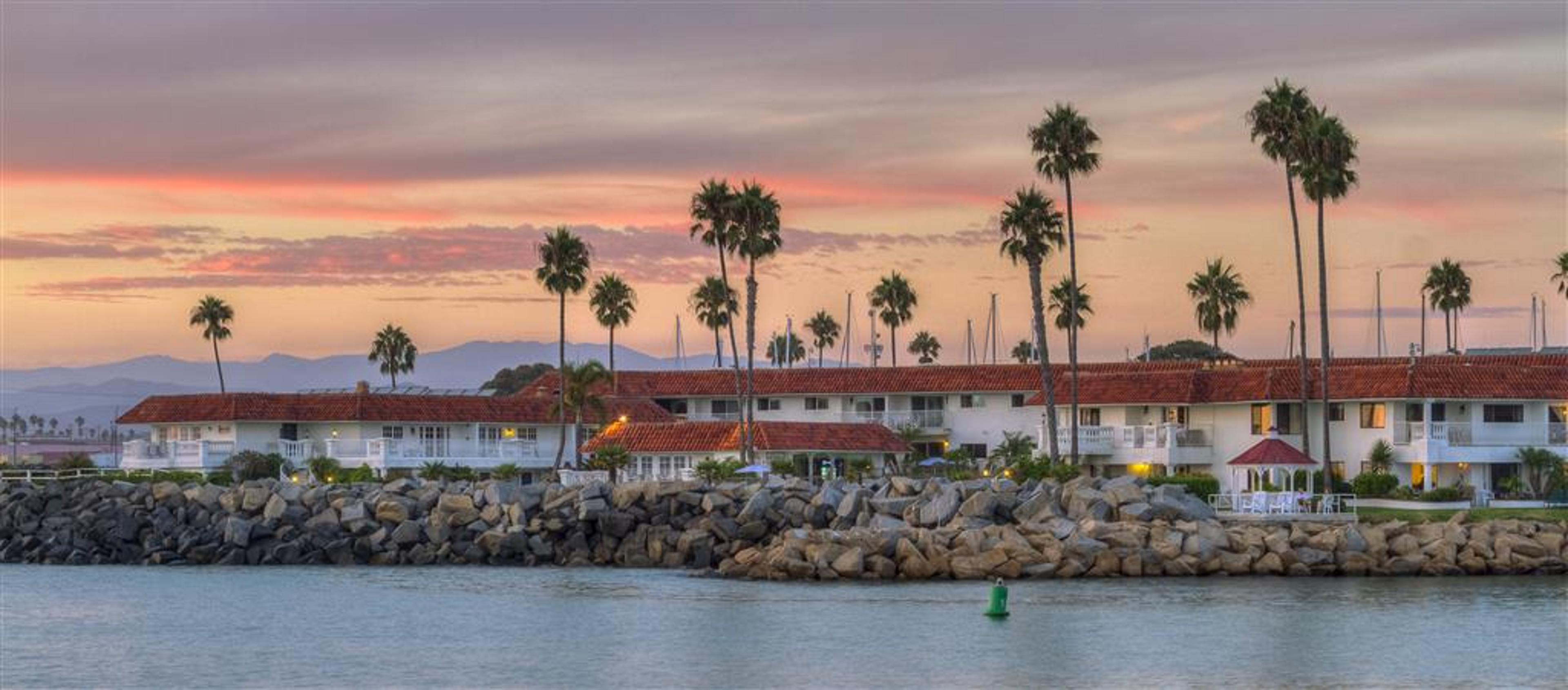 OCEANSIDE MARINA SUITES