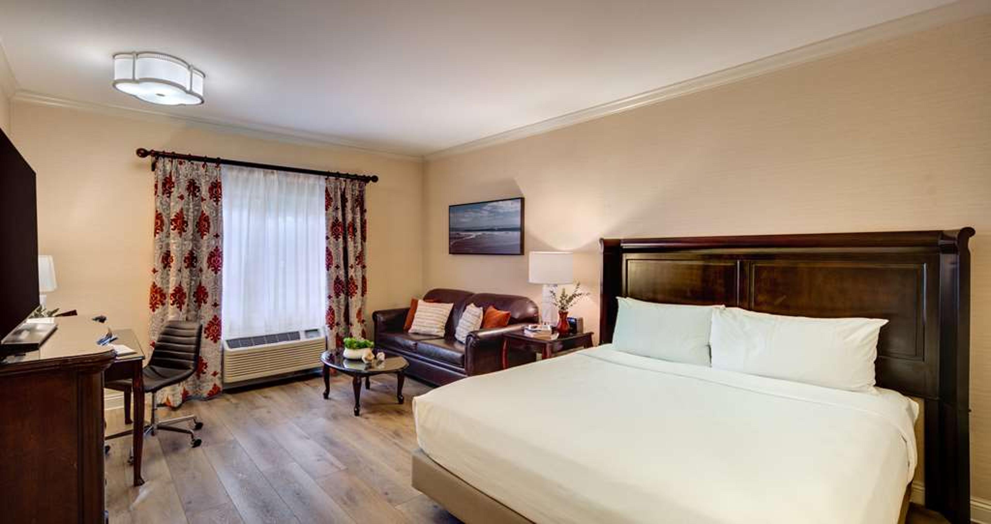 AYRES HOTEL COSTA MESA