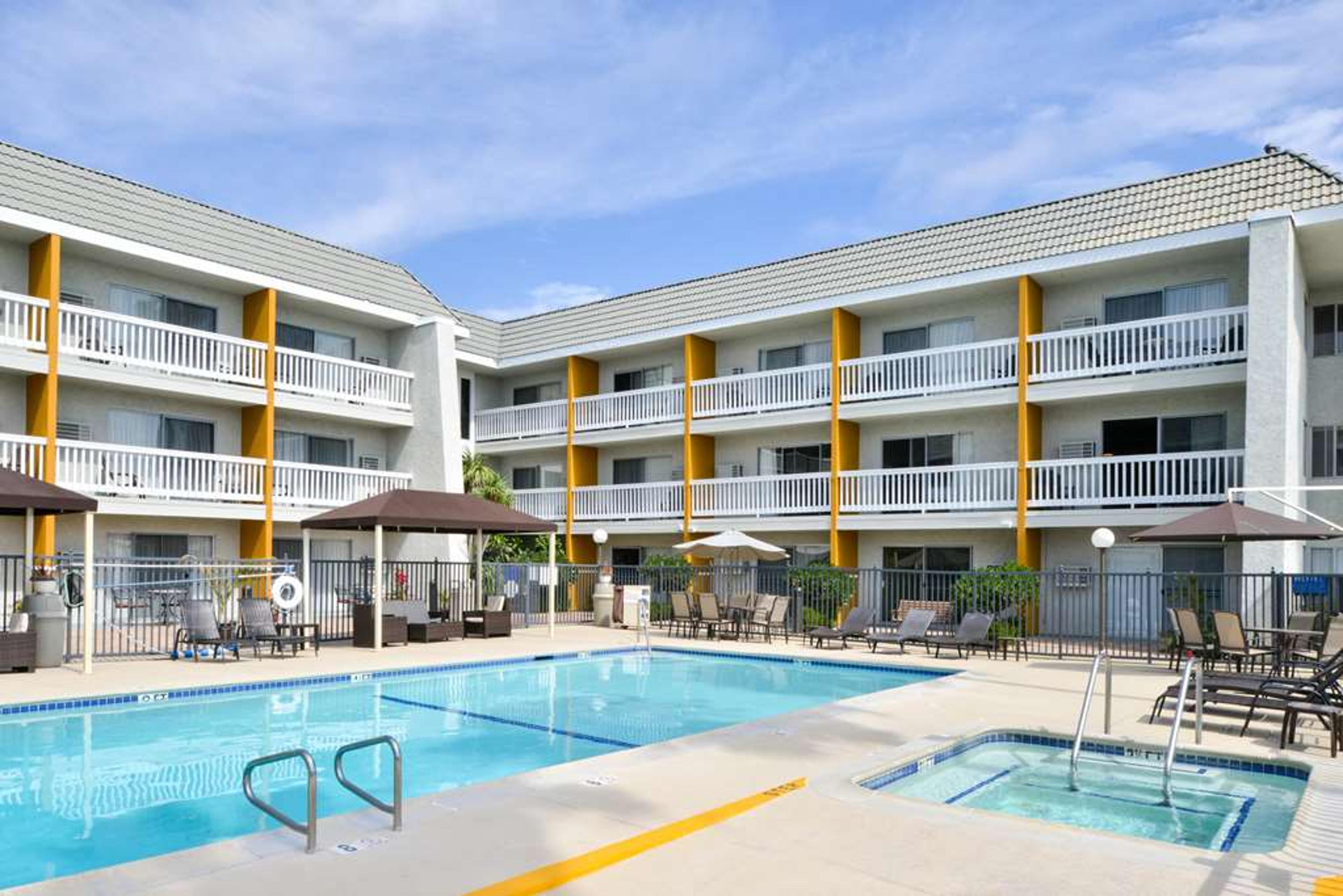DANA POINT MARINA INN