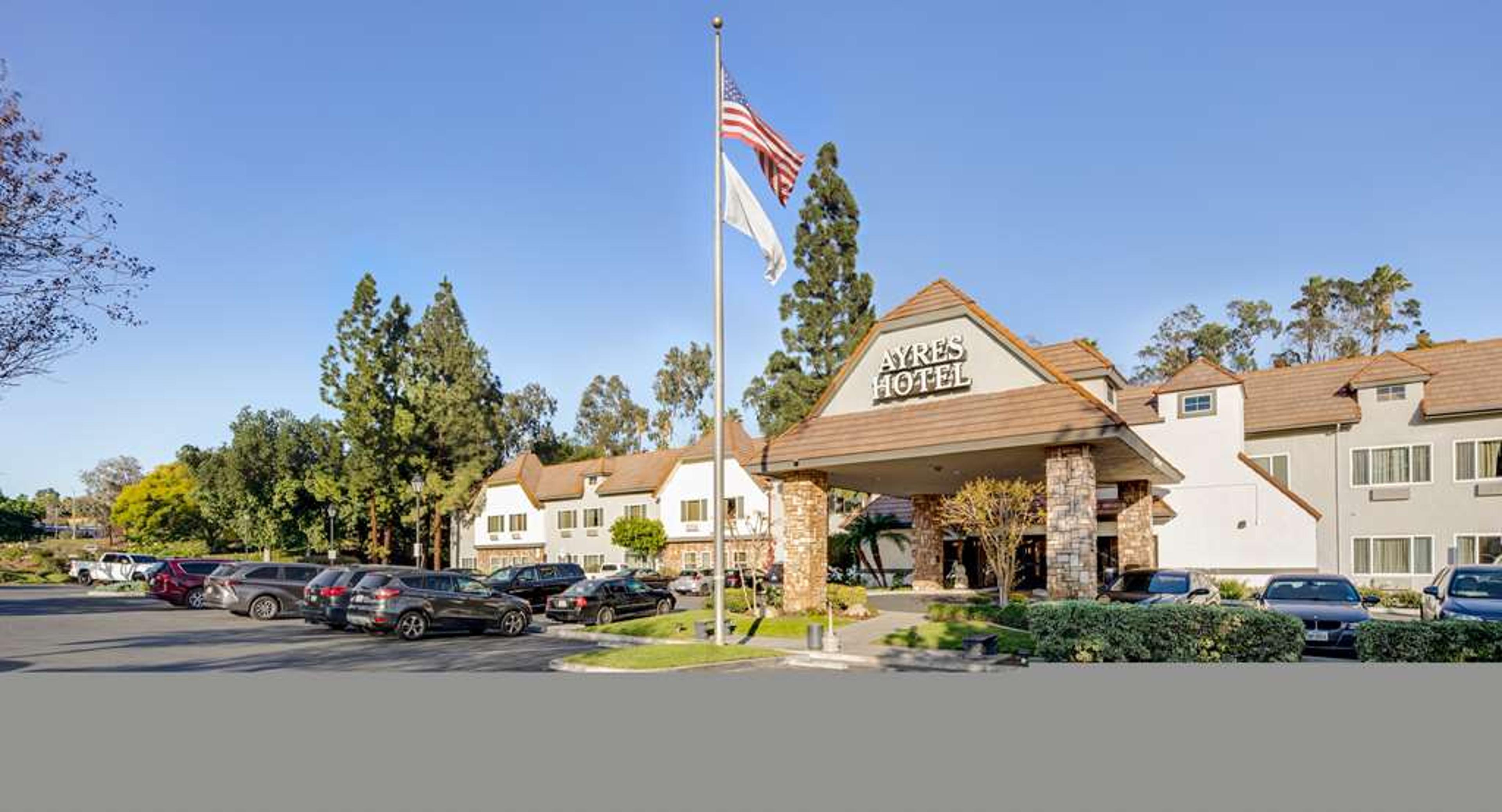 AYRES HOTEL CORONA EAST