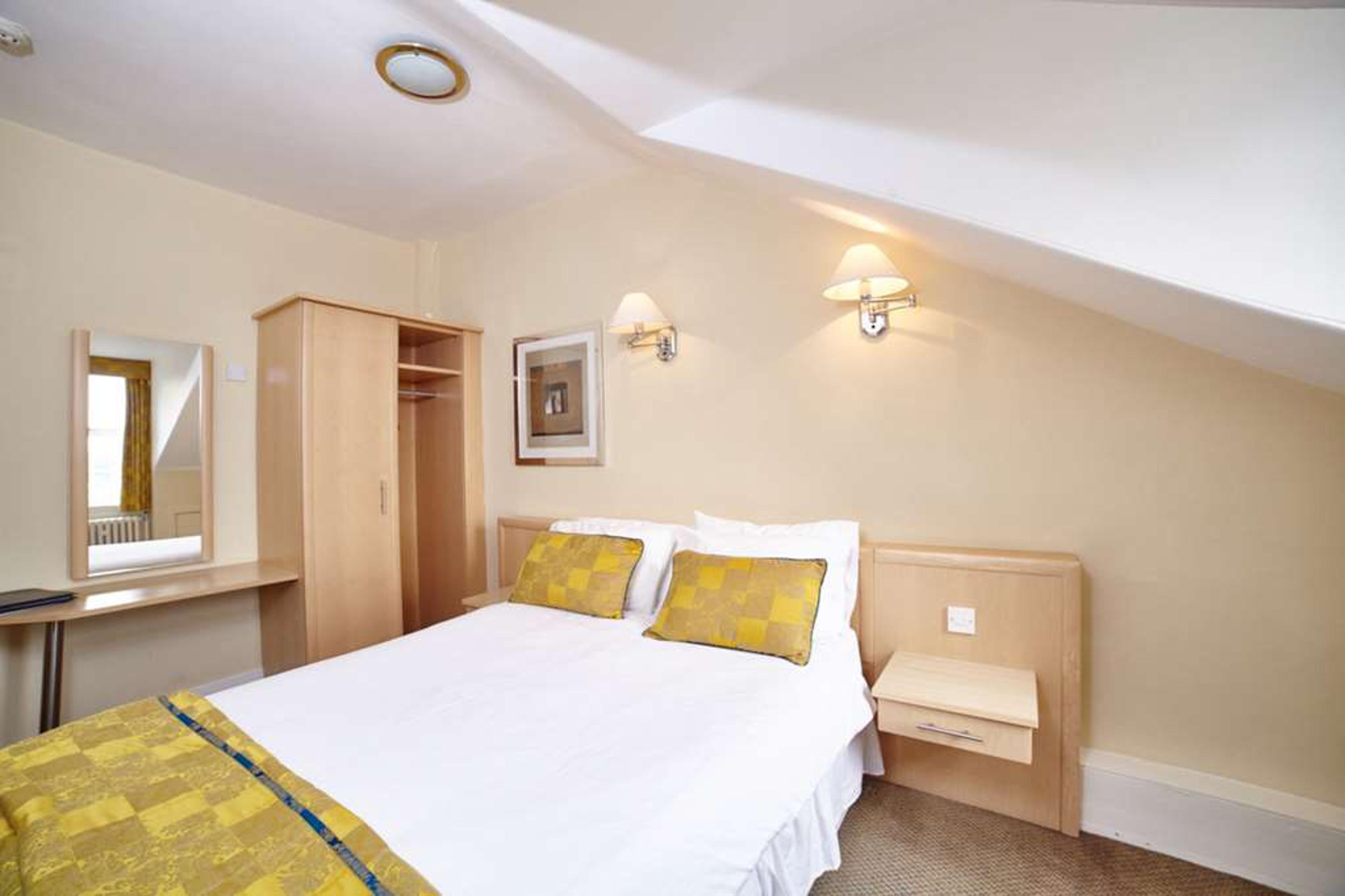 STATION HOTEL