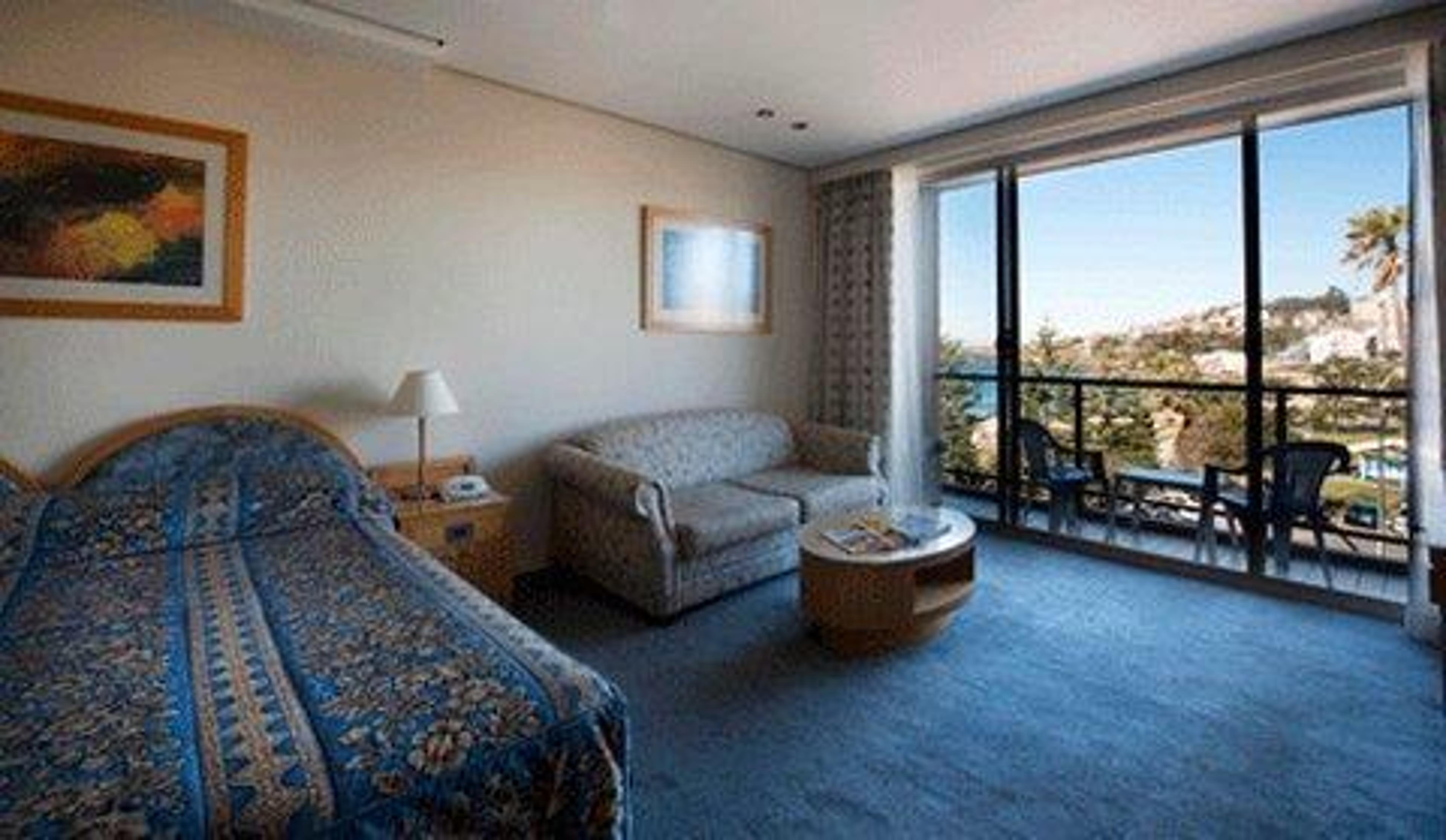 COOGEE SANDS HOTEL AND APARTMENTS