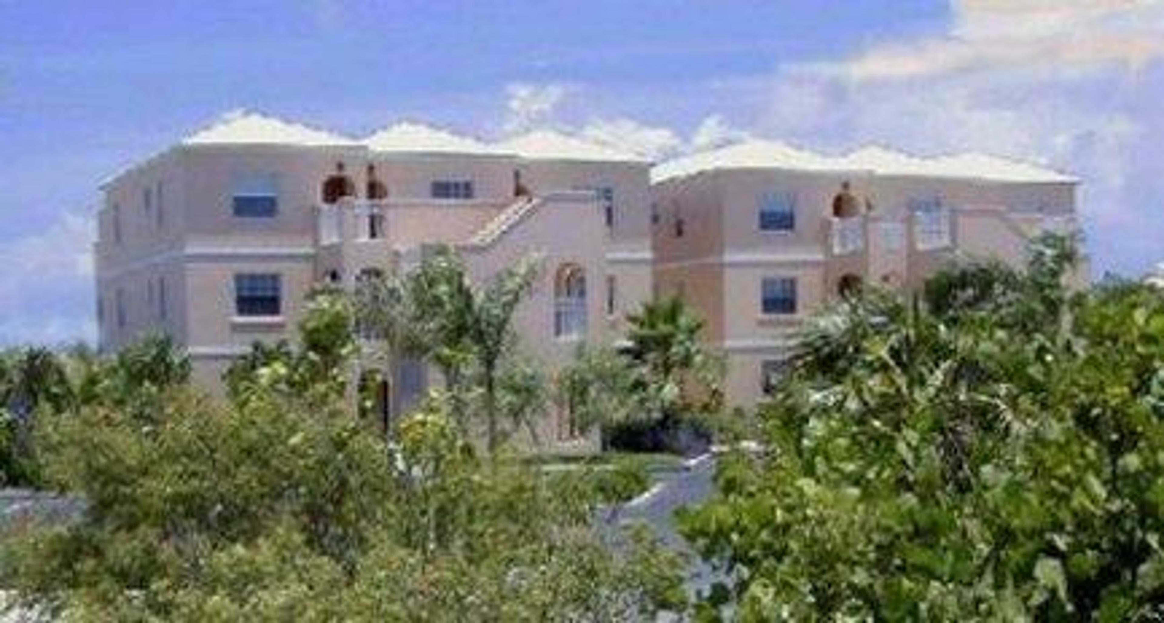 TRADE WINDS CONDOTEL