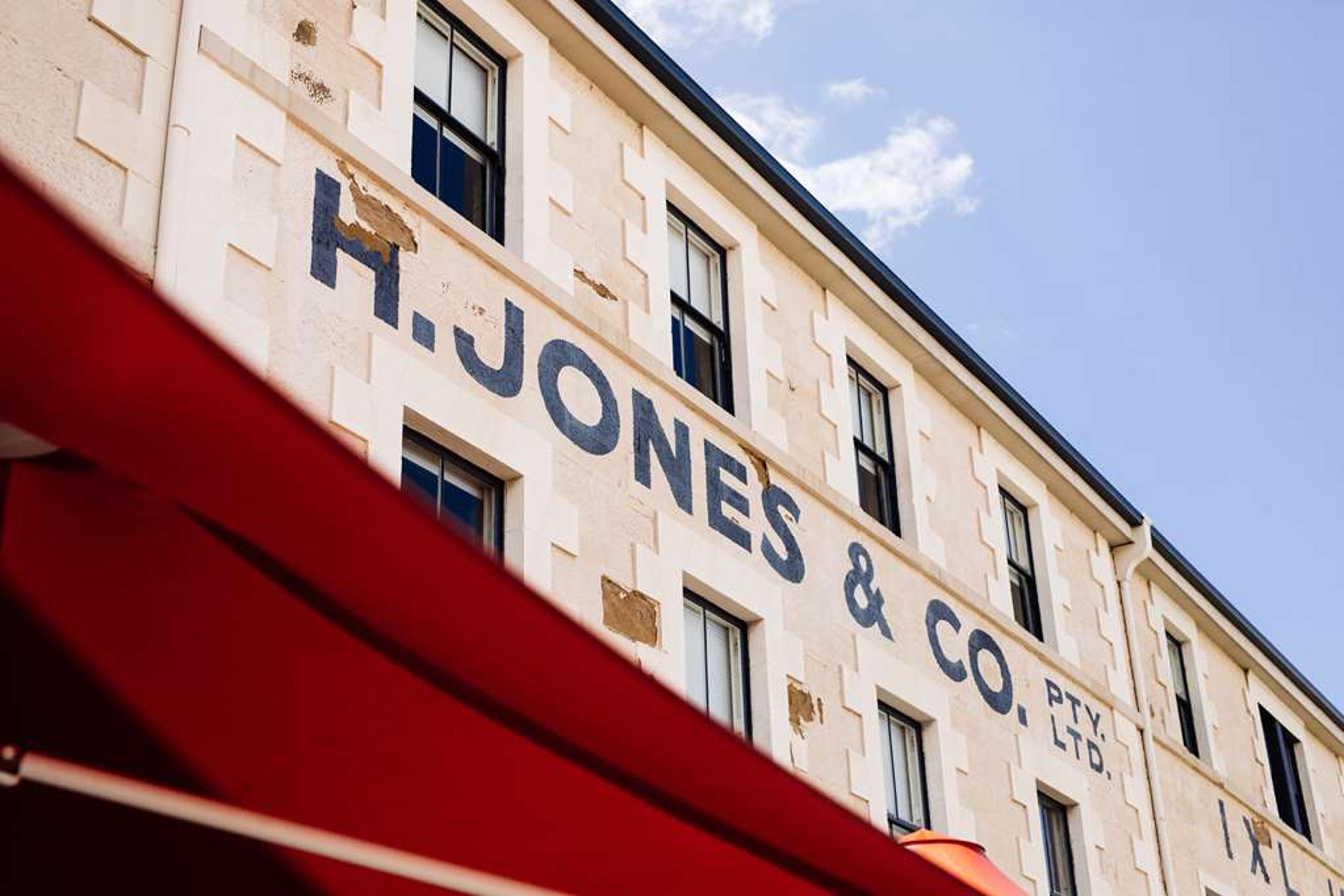 THE HENRY JONES ART HOTEL