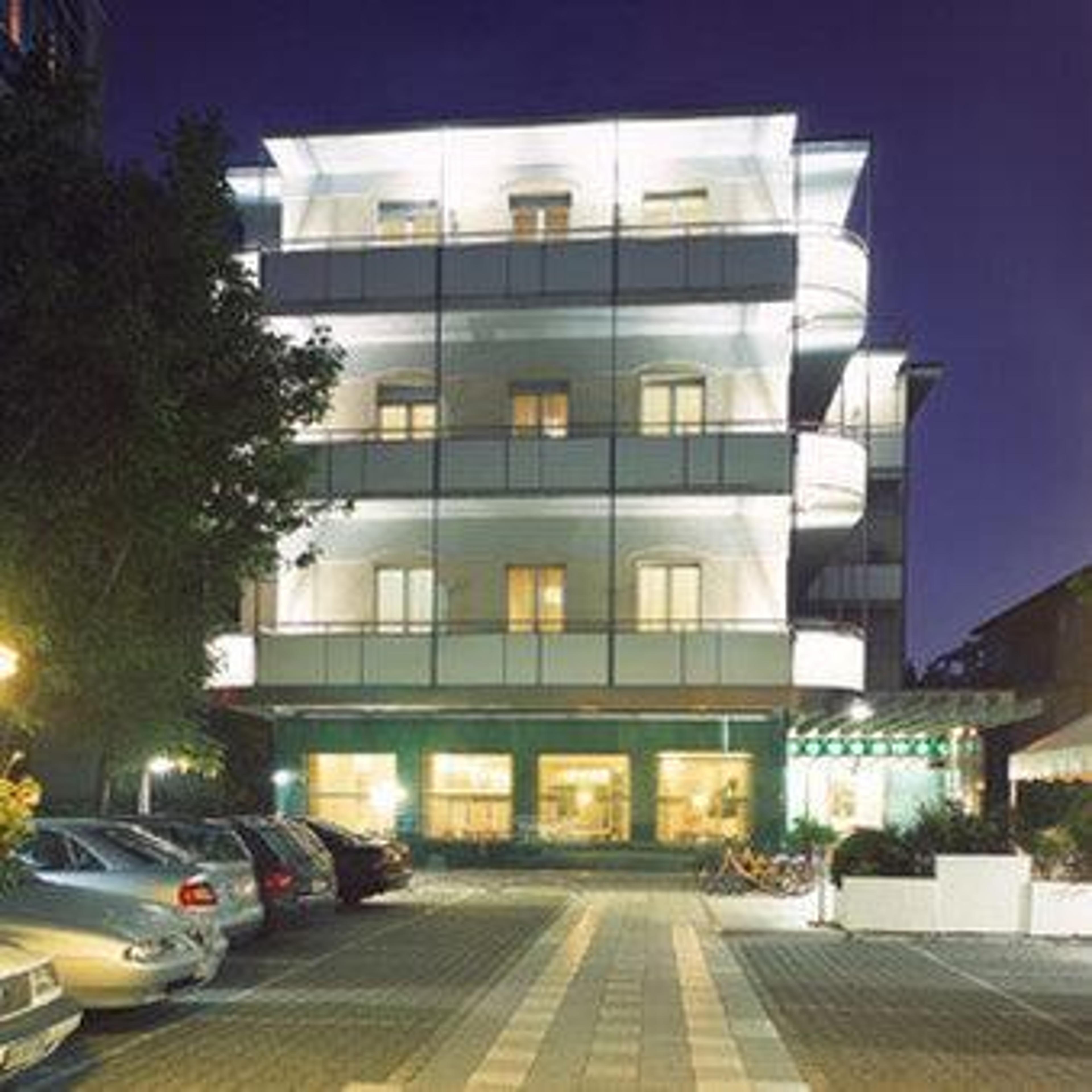 Hotel Photo 1