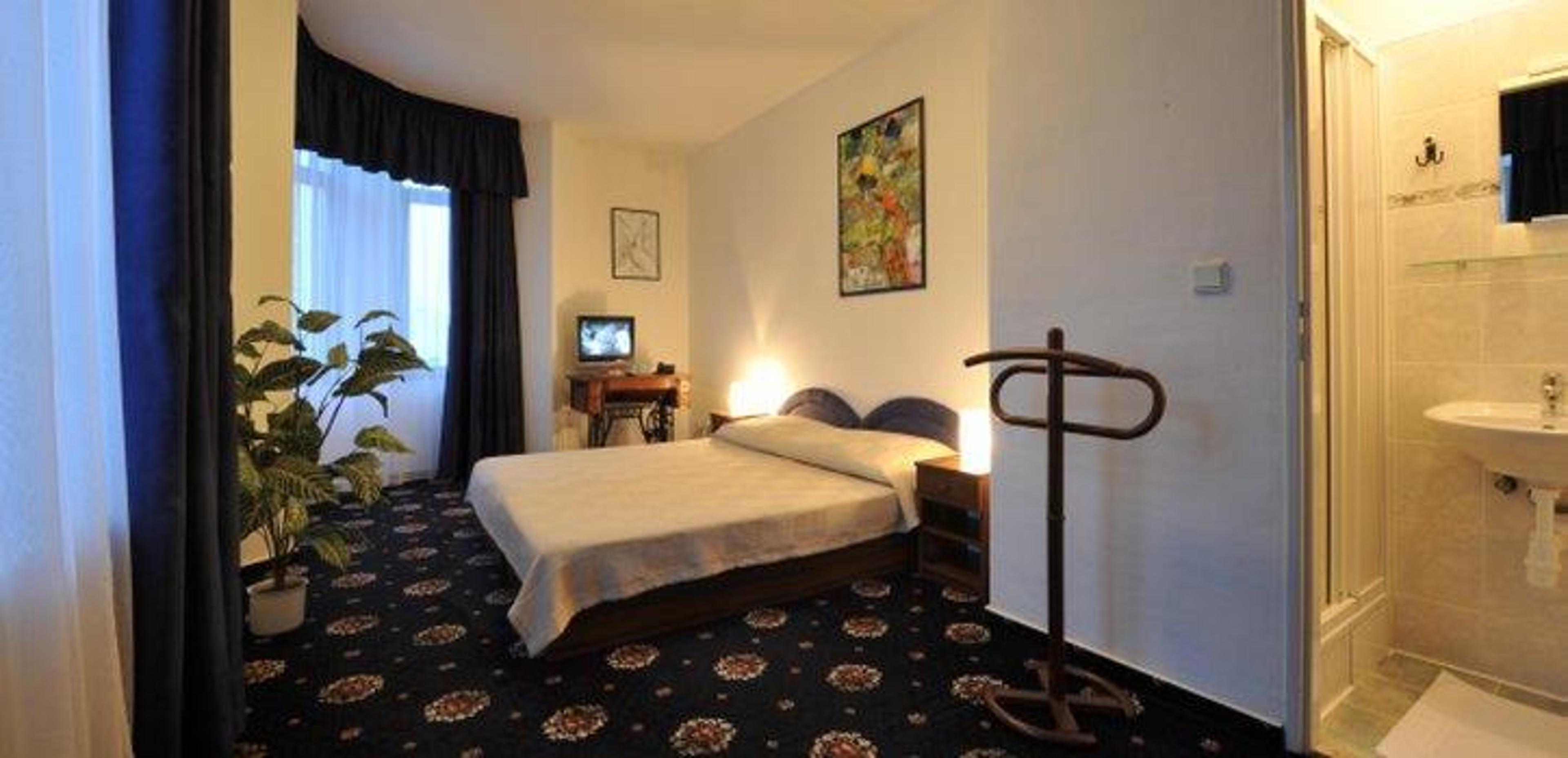 HOTEL BRIONI