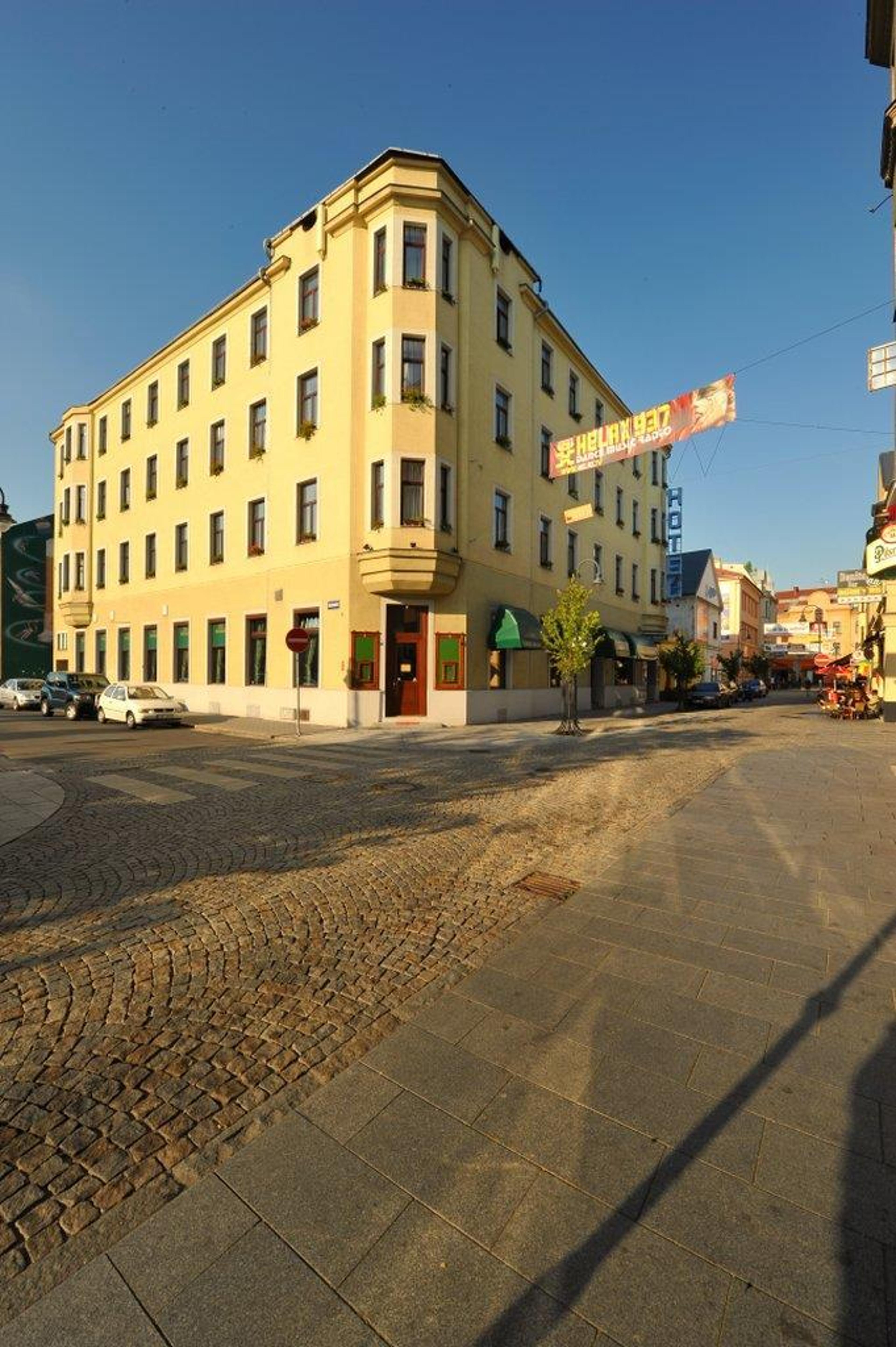 Hotel Photo 1