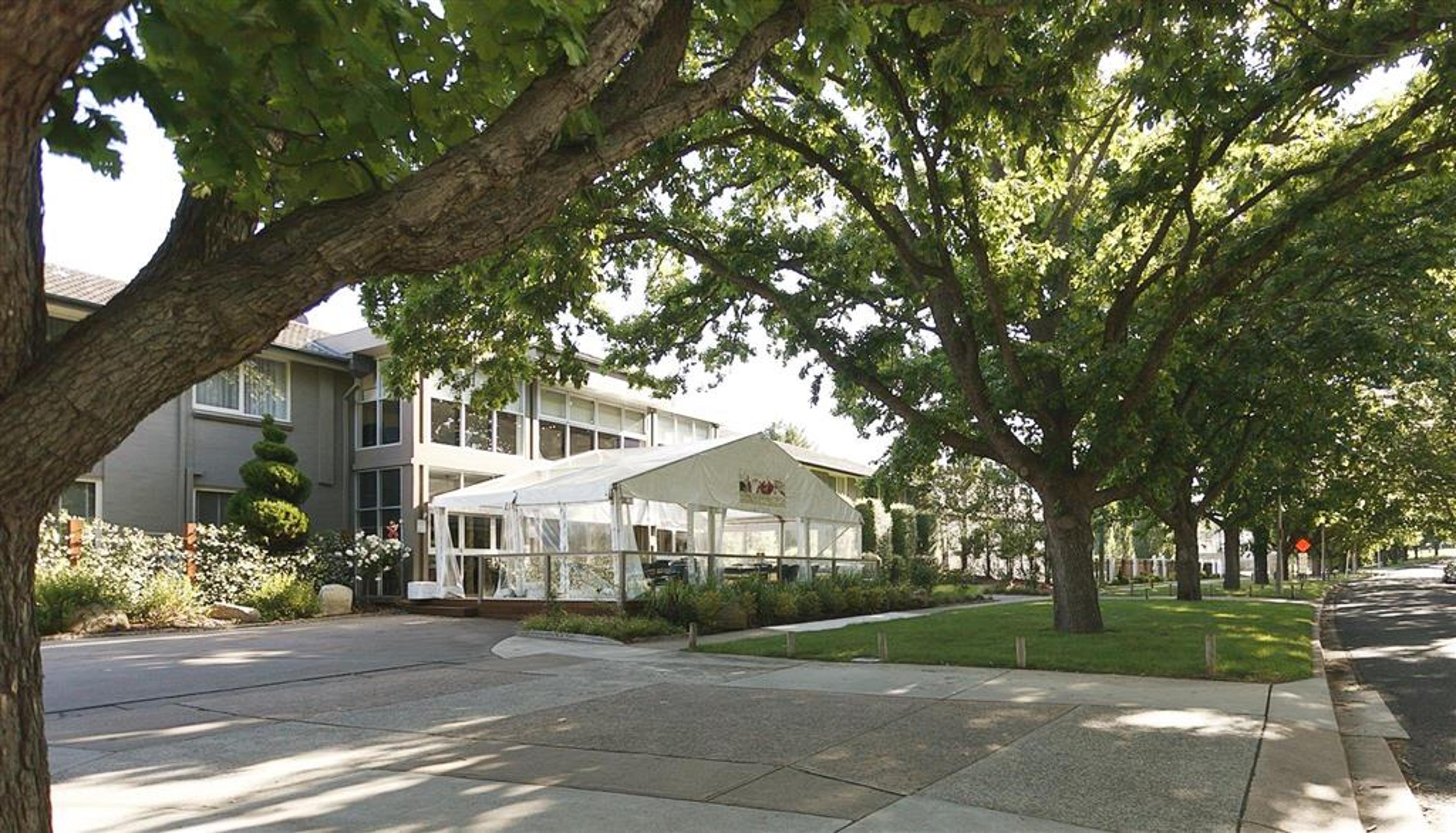 FORREST HOTEL AND APARTMENTS